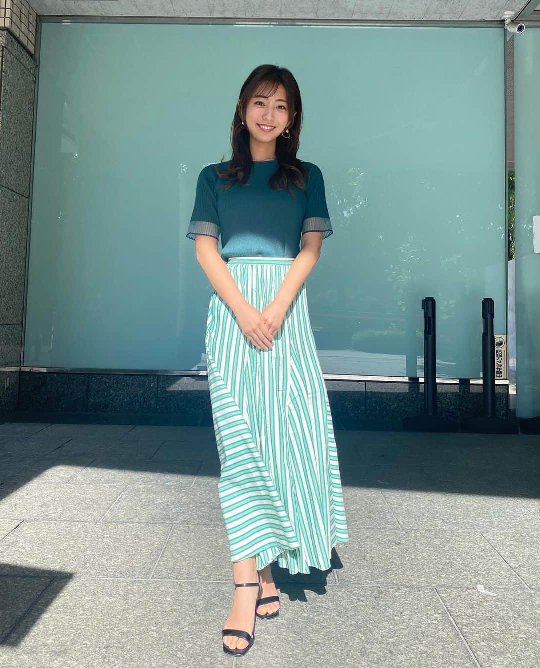 白戸ゆめのさんのインスタグラム写真 - (白戸ゆめのInstagram)「🌻 . 事務所の後輩でありお友達の なっちゃんとこないだ初めて同じスタジオに💓 彼女のロケとスタジオのギャップが好き😘 . 衣装も可愛かった💚 明日お仕事の人もおやすみの人もいると思いますが また１週間がんばりましょう🔥 . #モニフラ #東京インフォメーション #衣装」8月14日 23時57分 - yumeno.s_