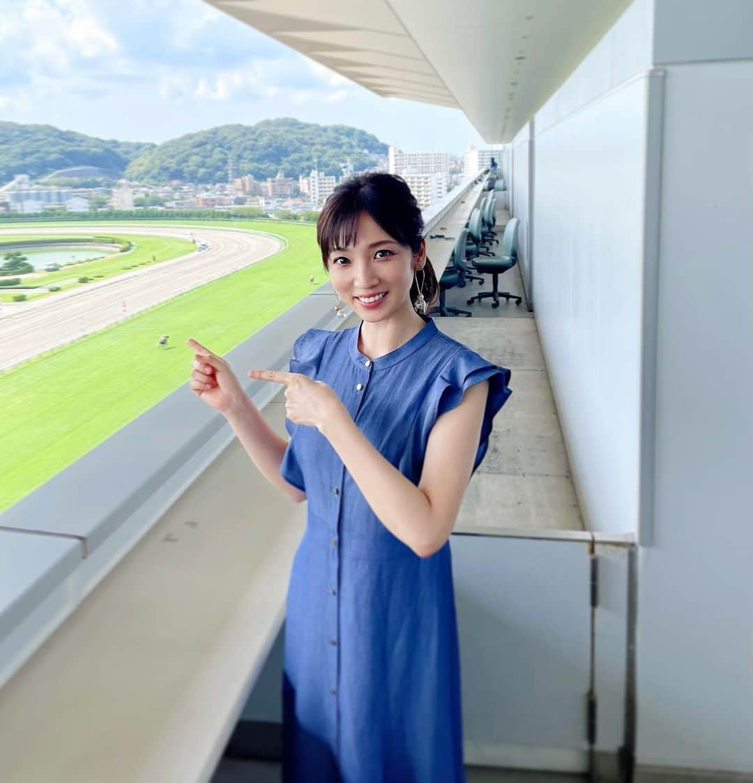 内田敦子さんのインスタグラム写真 - (内田敦子Instagram)「⁡ ⁡ 週末は小倉競馬場に行ってきました。 久しぶりの飛行機！久しぶりの出張！ ⁡ 初めての小倉は東京より暑く、 夏競馬の熱気を感じました☀️ 青々と茂った芝生が眩しかったです🍃 ⁡ 「うまDOKI」をご覧頂いた皆様 ありがとうございました🙇‍♀️  ワンピース👗▶︎ @la_boutique_bonbon_official ピアス💎▶︎ @accessory.lupis  ⁡ #うまDOKI #夏競馬 #小倉競馬場」8月15日 13時49分 - atsuko_uchida1205