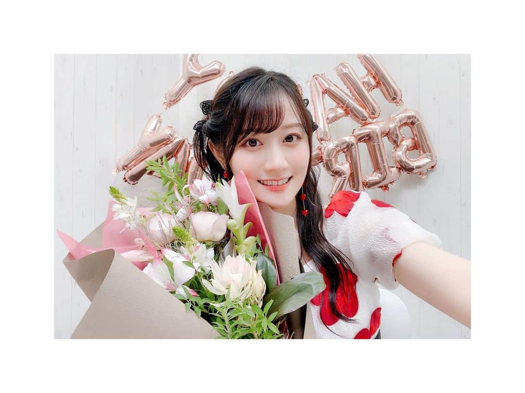 小倉唯さんのインスタグラム写真 - (小倉唯Instagram)「たくさんのお祝い、ありがとうございます。。☺️💐🙌  27歳も楽しみます〜( ´ ▽ ` )♡   #27thbirthday」8月15日 18時24分 - yui_ogura_official