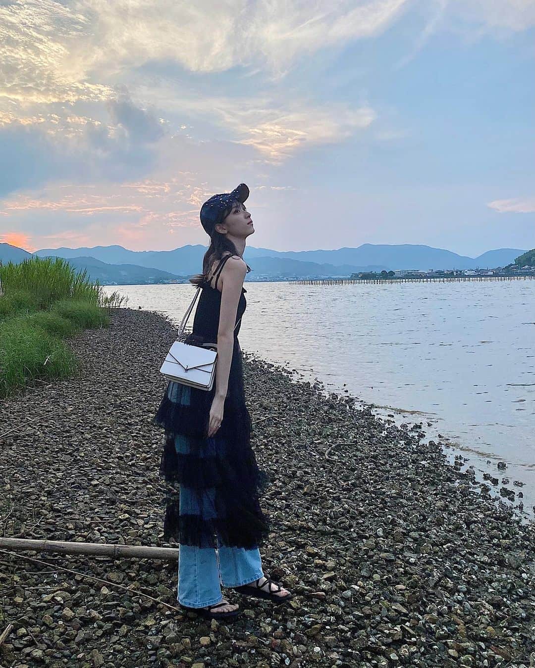 夏目璃乃さんのインスタグラム写真 - (夏目璃乃Instagram)「🌊 ・ ・ 平成ギャルっぽい帽子とレースが可愛いでしょ‪‪☺︎‬ ・ ・ #夏目璃乃 #04 #夏服 #レースワンピース #데일리룩 #오오티디 #패션 #패션 #코디 #패션스타그램 #악세사리 #ootd #fashion」8月15日 19時53分 - natsume_rino