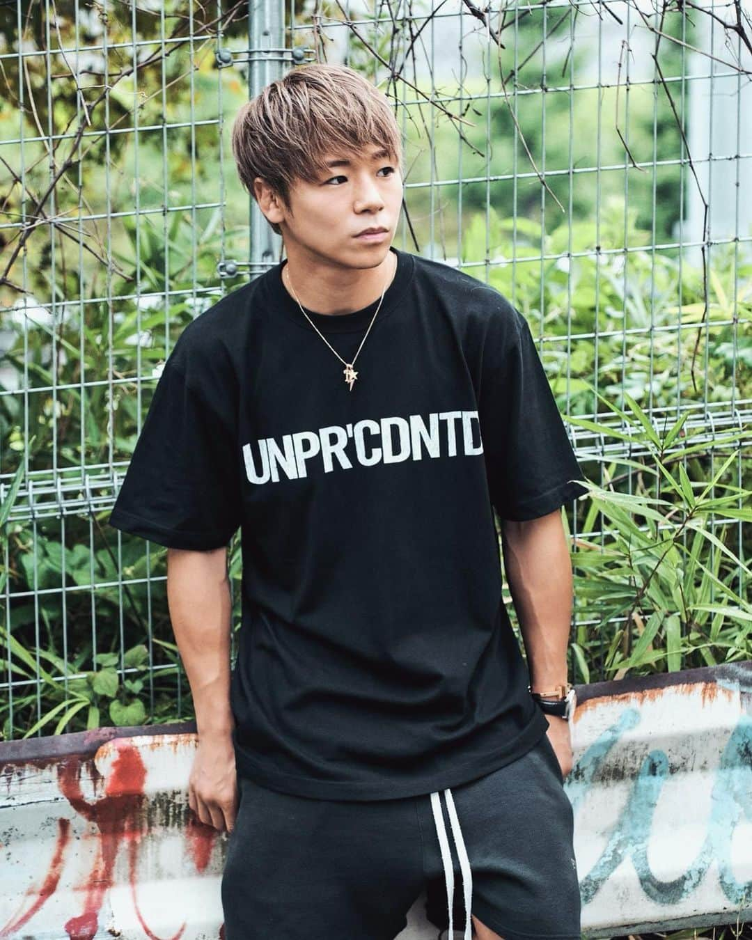 武尊さんのインスタグラム写真 - (武尊Instagram)「" UNPR'CDNTD " T-shirt BLACK 31歳の誕生日記念で背中の UPD’Tバーコードロゴの数字を 僕の生まれた生年月日と生まれた時間に変えた特別バージョン！ ドロップショルダーのボディに シンプルなロゴで着やすいので是非🔥 @updt_unprecedented」8月15日 22時56分 - k1takeru