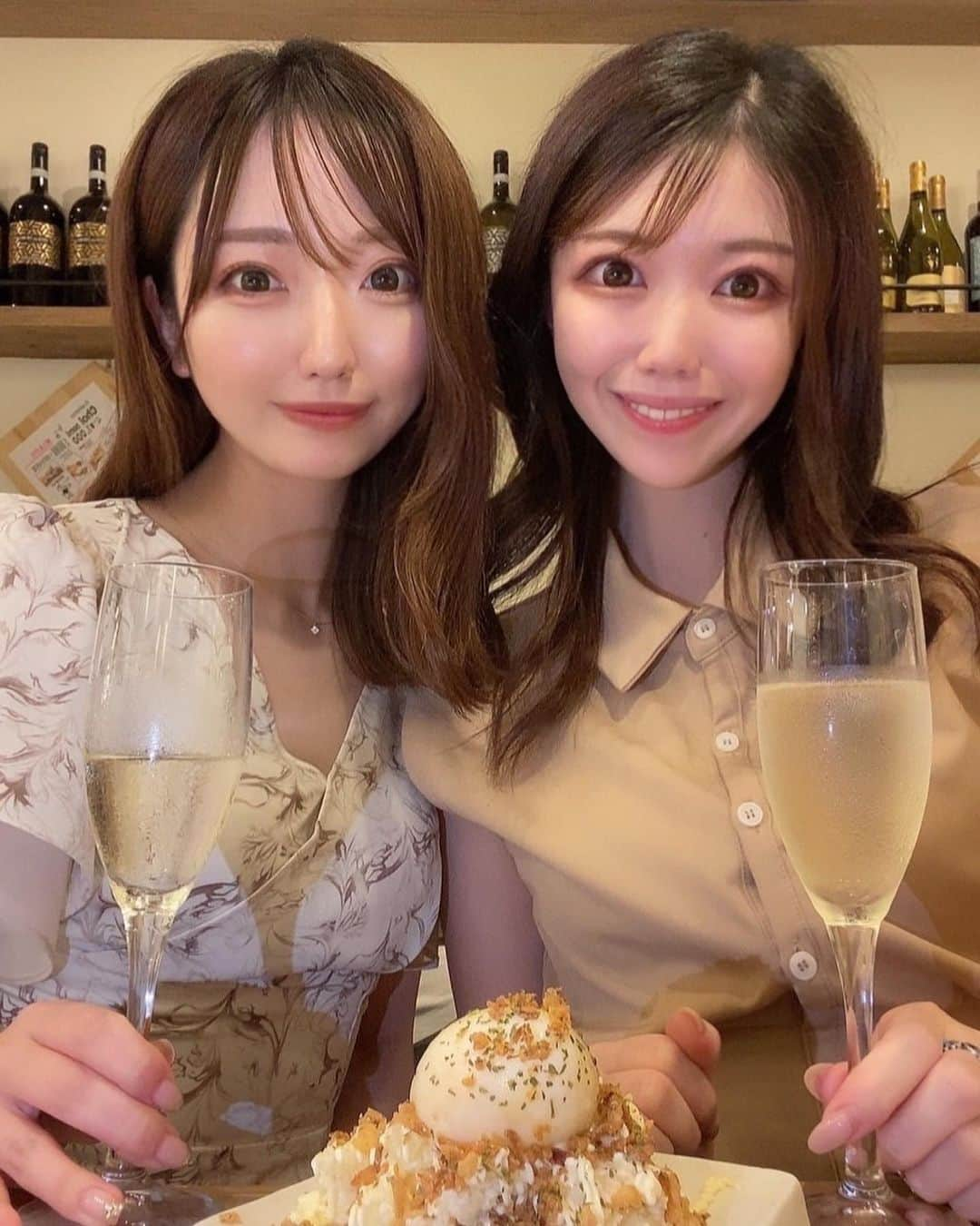 柳田なつみさんのインスタグラム写真 - (柳田なつみInstagram)「この前あやかさんと飲みに行った時の🍾♡ ・ 串とピッツァ　ミアスタンド　@mia_stand 🍾ここのお店お洒落な串焼きやワインのメニューが豊富でめっちゃ美味しかったから絶対また行きたい🥺 ・ ・ #梅田ディナー　#梅田　#飲み歩き」8月16日 0時09分 - nachu_nemu