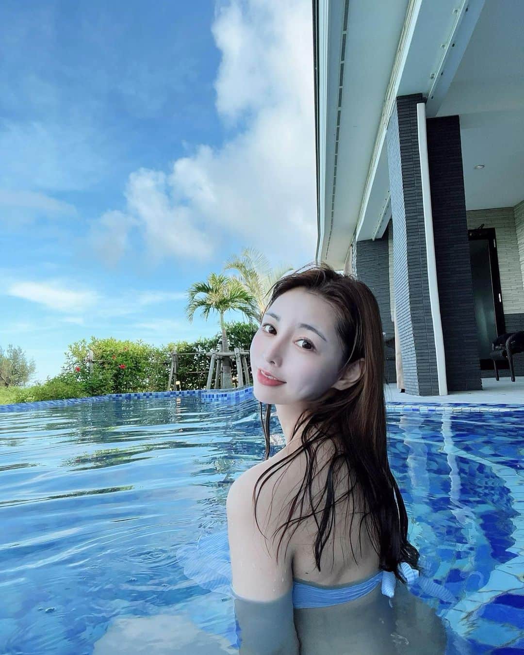 YURIさんのインスタグラム写真 - (YURIInstagram)「my second trip to Miyakojima🏝💙 、 、 、 #miyakojima #okinawa #miyako #miyakoisland #skyblue #okinawatrip #宮古島 #宮古島旅行 #宮古島ホテル #シーウッドホテルリゾート来間島 #プールヴィラ #ヴィラスイート」8月16日 21時57分 - y.u.r.i_y.u.r.i_