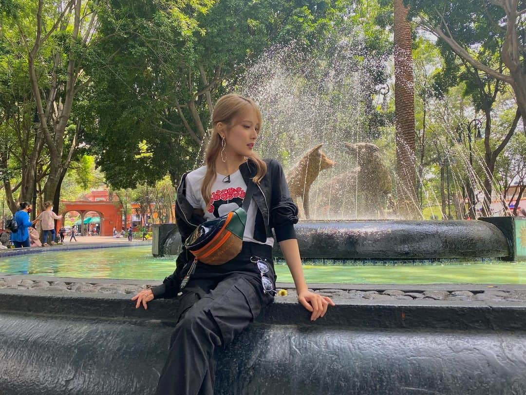 入山杏奈さんのインスタグラム写真 - (入山杏奈Instagram)「estando en Coyoacán, con mi playera favorita de Frida Khalo. 🎨🎶」8月17日 6時23分 - iamannairiyama