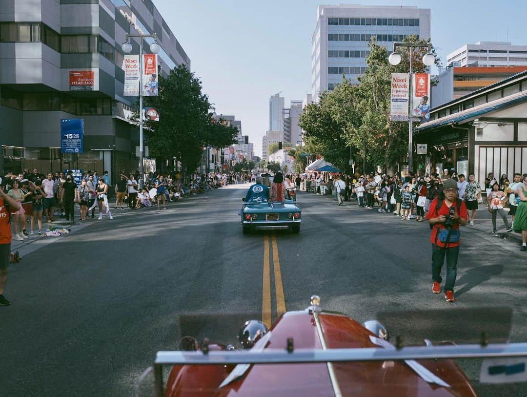 マイア・シブタニさんのインスタグラム写真 - (マイア・シブタニInstagram)「Such an incredible honor to serve as Parade Marshals for the 80th Annual Nisei Week Japanese Festival. We’ve never experienced anything quite like what we did on Sunday on the parade route. Seeing the streets of Little Tokyo—all of the families, small businesses, and history was memorable and energizing.  Thank you to the Nisei Week Foundation (@niseiweek) and the entire Japanese American community in Los Angeles for selecting us and welcoming us to this historic celebration. We are so grateful and humbled by the recognition and will continue to do everything we can to represent this community well in all ways.  The first Nisei Week Festival was held in 1934 and it has been disrupted only twice in its history—the forced evacuation and incarceration of Japanese Americans during WWII, and the COVID-19 pandemic. Despite these challenges, the community has persevered and maintained its commitment to honor culture and tradition while standing against hate, bigotry, and injustice. Their kindness, devotion, and spirit is awe-inspiring.  Congratulations to this year’s class of honorees. It was so nice to meet George Sugimoto, Kellyn Acosta, Brian Kito (Fugetsu-Do), Steve & Patty Nagano, and Bill Watanabe at both the parade and last night’s Nisei Week Foundation Awards Dinner. And a special shoutout to all of the amazing volunteers—we’re already looking forward to next year!  #NiseiWeek #80yearsofNiseiWeek #NiseiWeek2022 #LittleTokyo #JAcommunity #JapaneseAmerican #二世週祭 #shibsibs」8月17日 7時31分 - maiashibutani