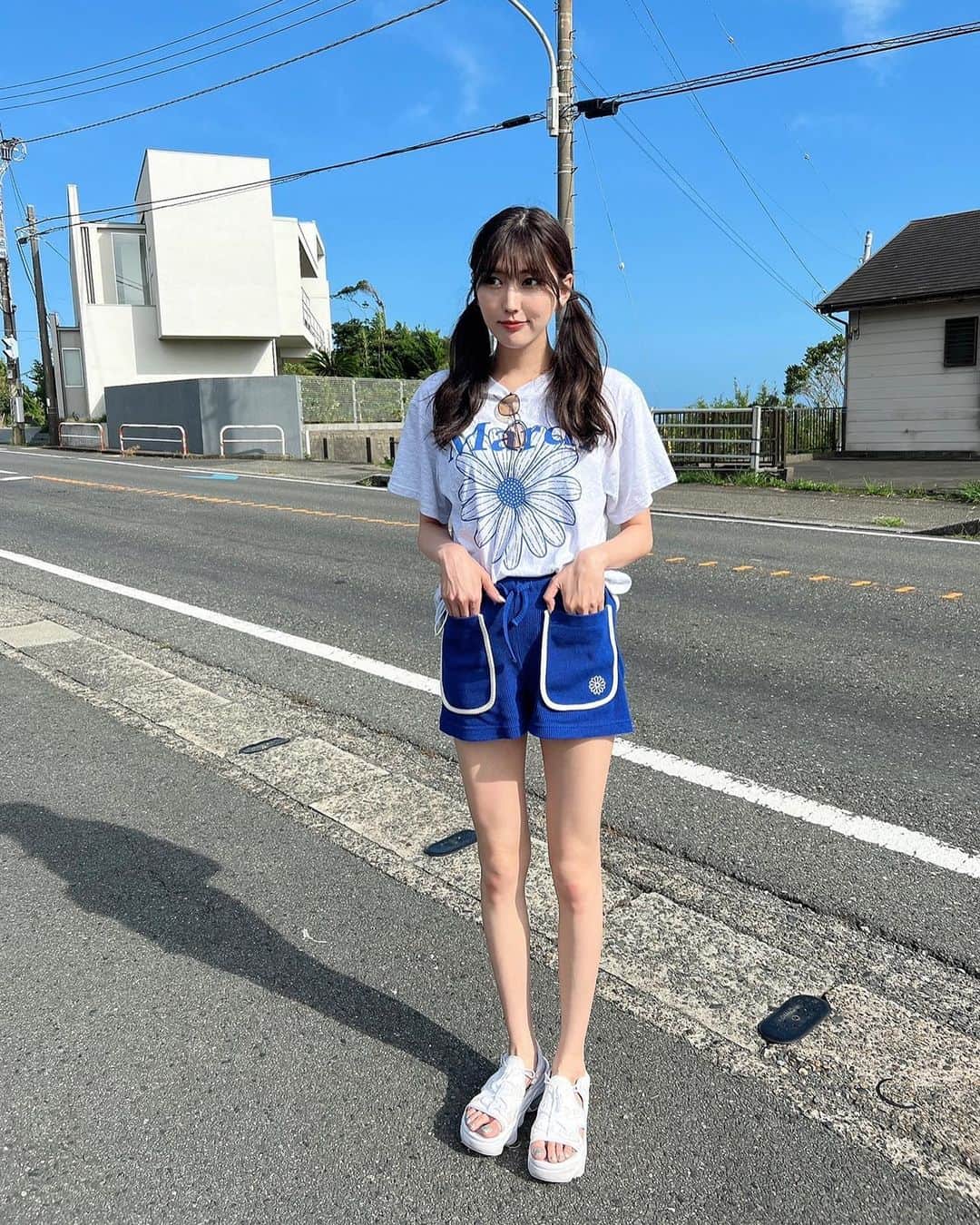 岩﨑名美さんのインスタグラム写真 - (岩﨑名美Instagram)「２５歳ラストツインテール🫶🦄🌼 (え、それで蕎麦屋行くの？って姉にいわれました睨みつけました)」8月17日 17時55分 - nami_iwasaki