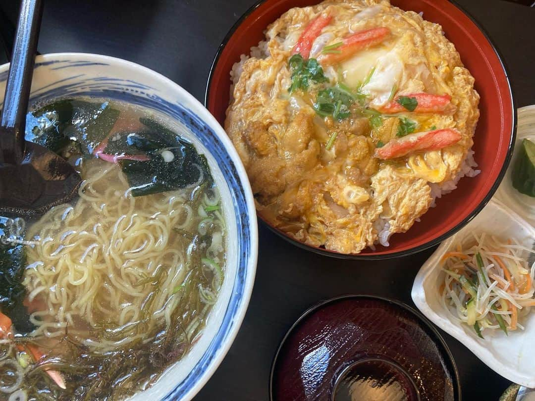 古城優奈さんのインスタグラム写真 - (古城優奈Instagram)「『味の郷　一心』さん  ・味噌ラーメン ・カツカレー ・磯ラーメン ・欲張り二色重 ・親子丼(撮り忘れた)  #宮城 #南三陸 #南三陸町 #志津川 #味の郷一心 #飯テロ」8月17日 20時42分 - yuna_kojyo