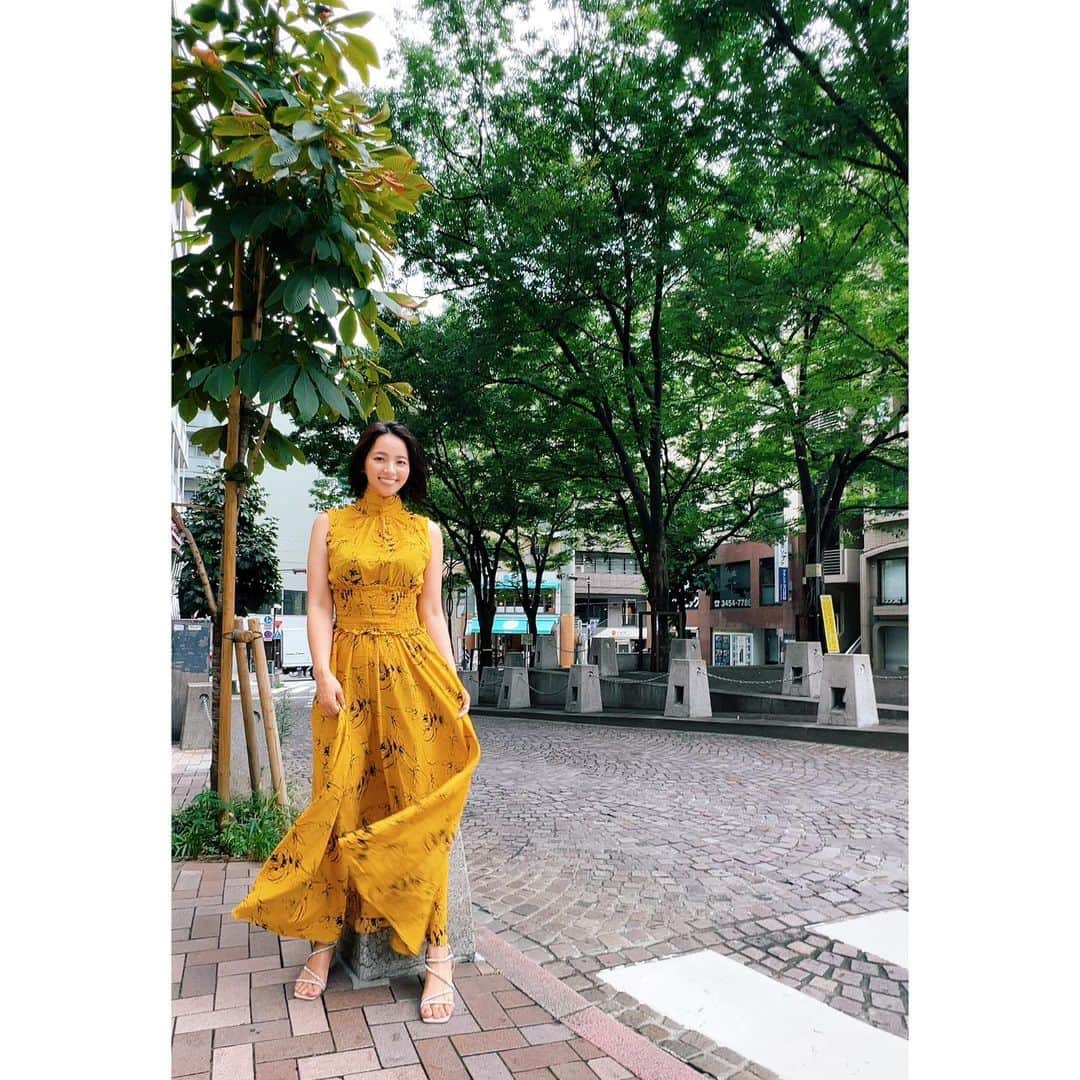 水崎綾女さんのインスタグラム写真 - (水崎綾女Instagram)「yellow dress 👗👗👗  まだまだ暑い日が続きますね。 水分補給はしっかりして、体調崩さないようにね？  @shein_japan  @sheinofficial」8月17日 22時57分 - misakiayame