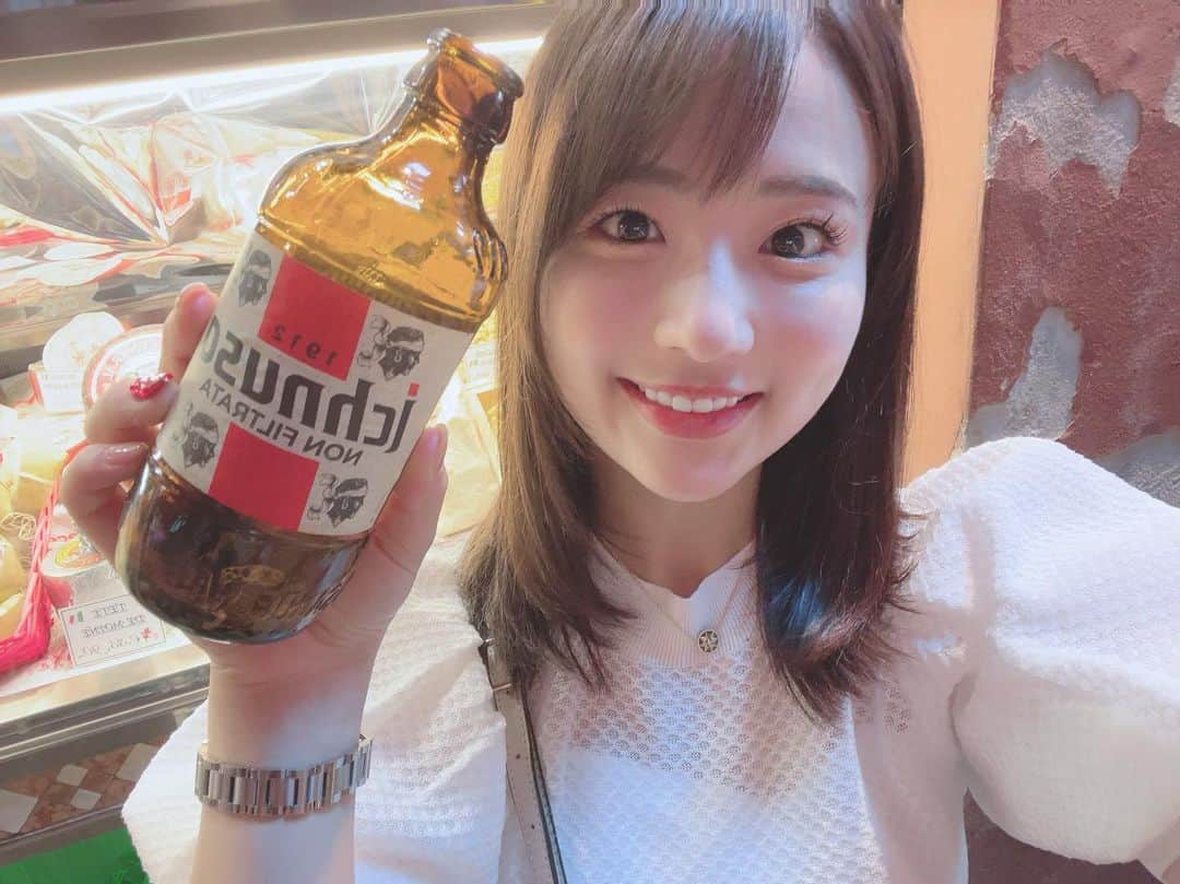 平嶋夏海さんのインスタグラム写真 - (平嶋夏海Instagram)「YouTube「はしれ！なっちゃんねる」でイタリアでの動画を更新しました！ 動画の中でも飲んでたこのビールが本当に美味しくて持って帰りたいって気持ちは強かったけど瓶は流石に重すぎるって泣く泣く諦めました😭 日本でものみたいなあー🍺 今回の動画はVlogなのでバイク乗りじゃない方も楽しめると思います💓」8月18日 11時05分 - natsuminsta528