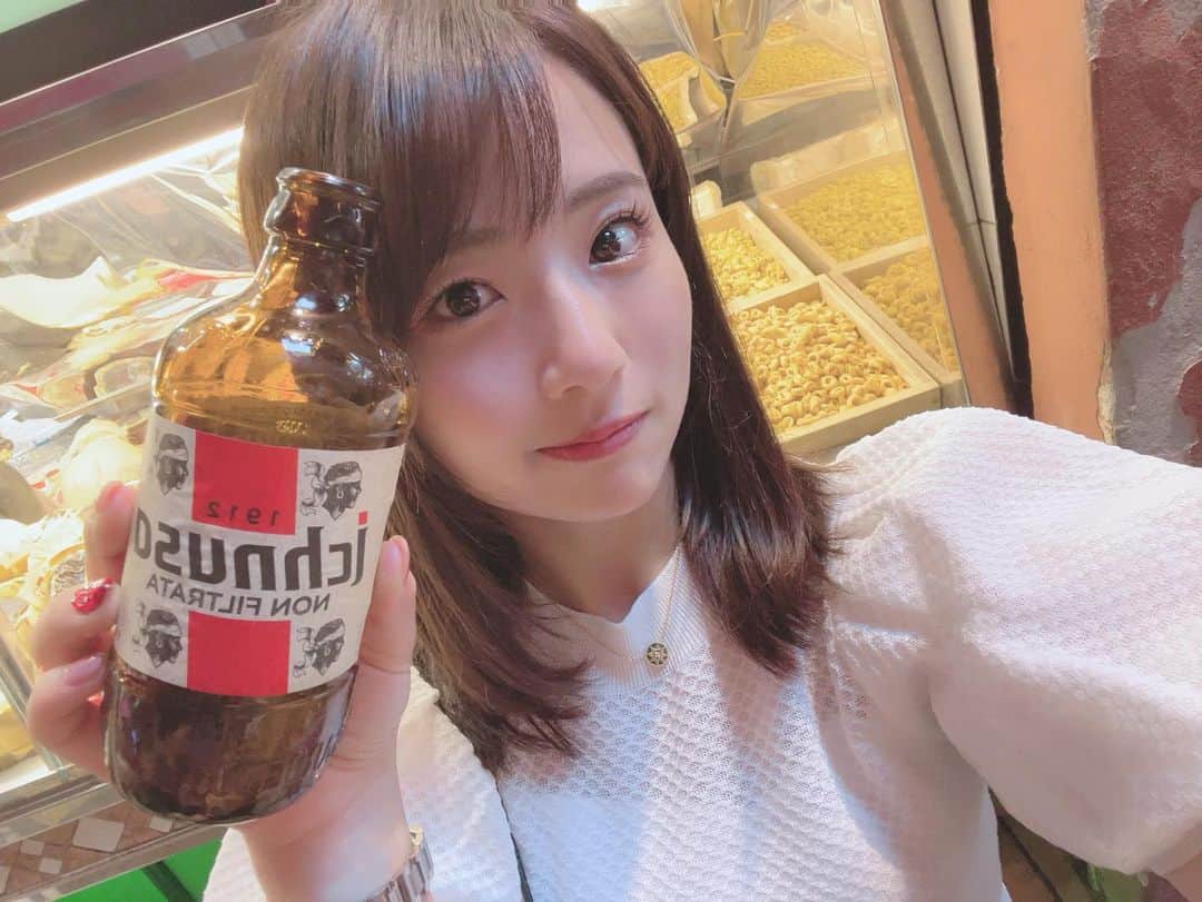 平嶋夏海さんのインスタグラム写真 - (平嶋夏海Instagram)「YouTube「はしれ！なっちゃんねる」でイタリアでの動画を更新しました！ 動画の中でも飲んでたこのビールが本当に美味しくて持って帰りたいって気持ちは強かったけど瓶は流石に重すぎるって泣く泣く諦めました😭 日本でものみたいなあー🍺 今回の動画はVlogなのでバイク乗りじゃない方も楽しめると思います💓」8月18日 11時05分 - natsuminsta528