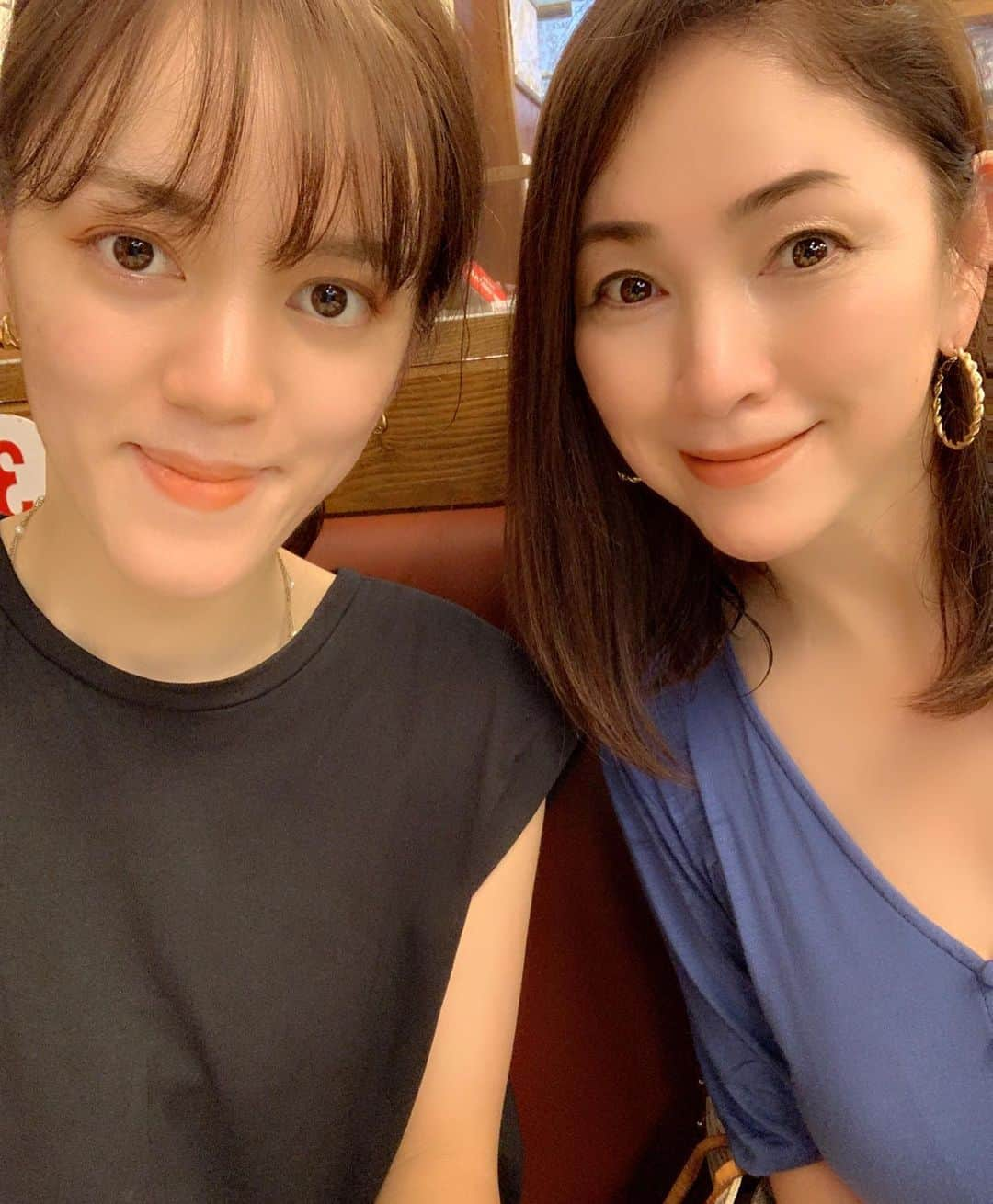 田中悦子さんのインスタグラム写真 - (田中悦子Instagram)「40分待ちでジャッキーステーキ🥩  外で待ってる間滝汗になって メイクもとれて 😂 ワンピースもびしょびしょ😂 やっと名前呼ばれて オリオンビールを一気にグビグビ🍺 テンダーロインステーキもやわらかくて 美味しかった❣️  #ジャッキーステーキハウス  #沖縄 #那覇 #ステーキ #タコス #オリオンビール #家族旅行」8月18日 13時09分 - etsuko.reborn25