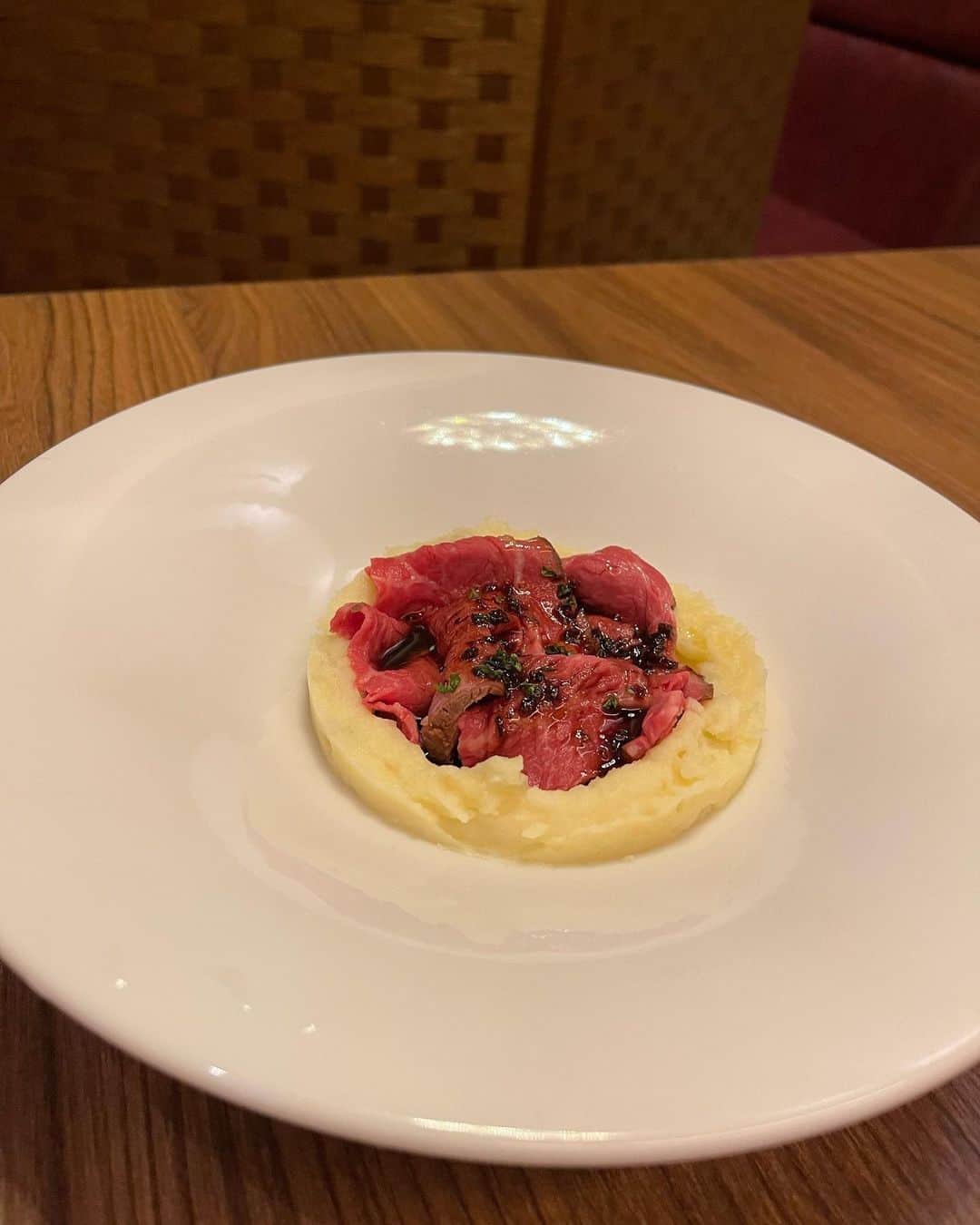 ヴァニラさんのインスタグラム写真 - (ヴァニラInstagram)「🐰🍓  ミナミのカジュアルフレンチにいったよん🐰💖🍸🍽  カルボリゾットすごく濃厚🥚‪⸜‪‪‪‪‪︎🐣⸝‬‪‪ 渡り蟹のトマトクリームパスタまたたべたいな🥹🍝🦀  PR @hayarisugi_0701 #難波女子会 #難波居酒屋 #おいしいパスタ #カジュアルフレンチ #難波フレンチ #大阪フレンチ #hayaru #大阪女子会」8月18日 19時30分 - vani0531