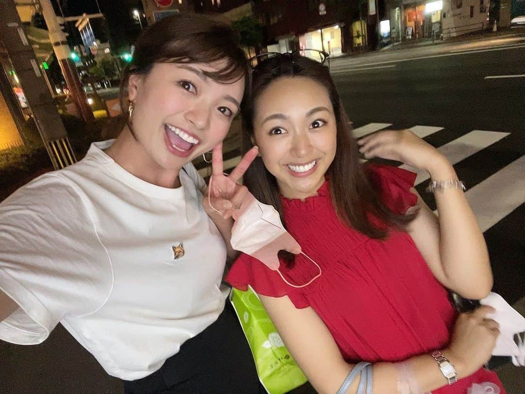 中谷萌さんのインスタグラム写真 - (中谷萌Instagram)「少し前、福岡同期の高木アナと❤️  二人でご飯食べてると 「関西からご旅行ですか？」 と聞かれます🐙  #大阪出身ナカタニ兵庫出身タカギ #こんどサーフィンしよな  #福岡放送　#テレビ西日本 #アナウンサー」8月19日 0時44分 - n_moepi_fbs