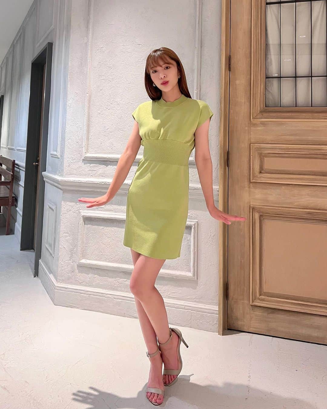 神部美咲さんのインスタグラム写真 - (神部美咲Instagram)「金曜日のミニスカ🙇‍♀️❣️💅」8月19日 18時31分 - jimbu_misaki