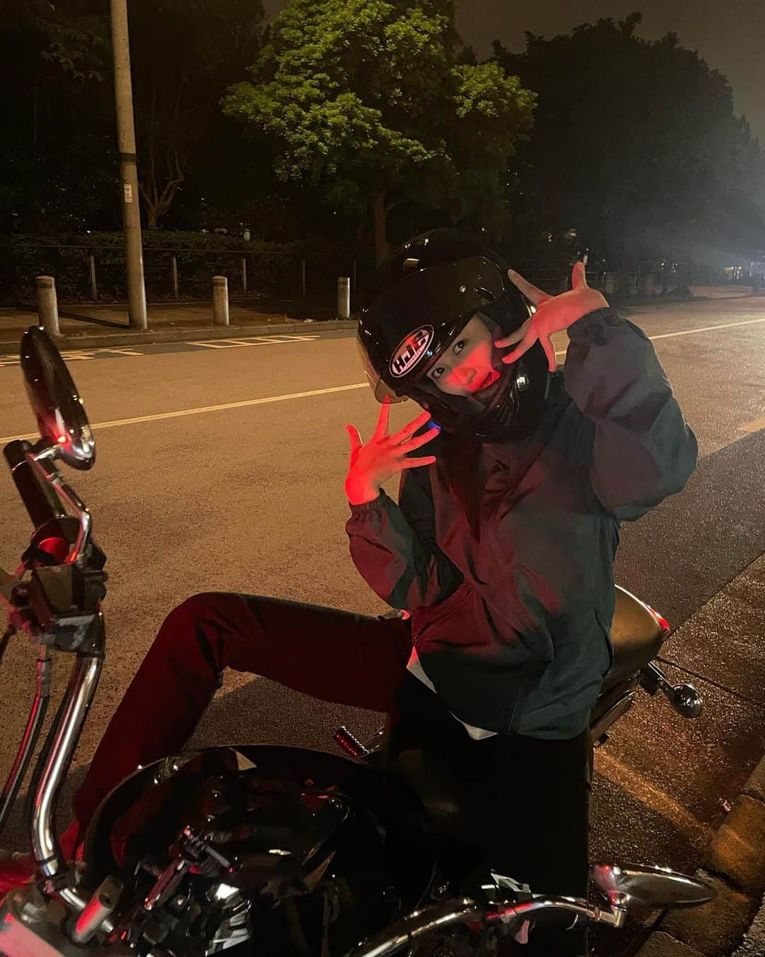 北向珠夕さんのインスタグラム写真 - (北向珠夕Instagram)「8月19日。 バ  イクの日らしいです。  てことで最近の写真を〜🏍  夜のお台場はさいっこうでした。  みんなも安全運転で楽しみましょうね〜🫡 #バイクの日」8月19日 19時23分 - kitamuki_miyu