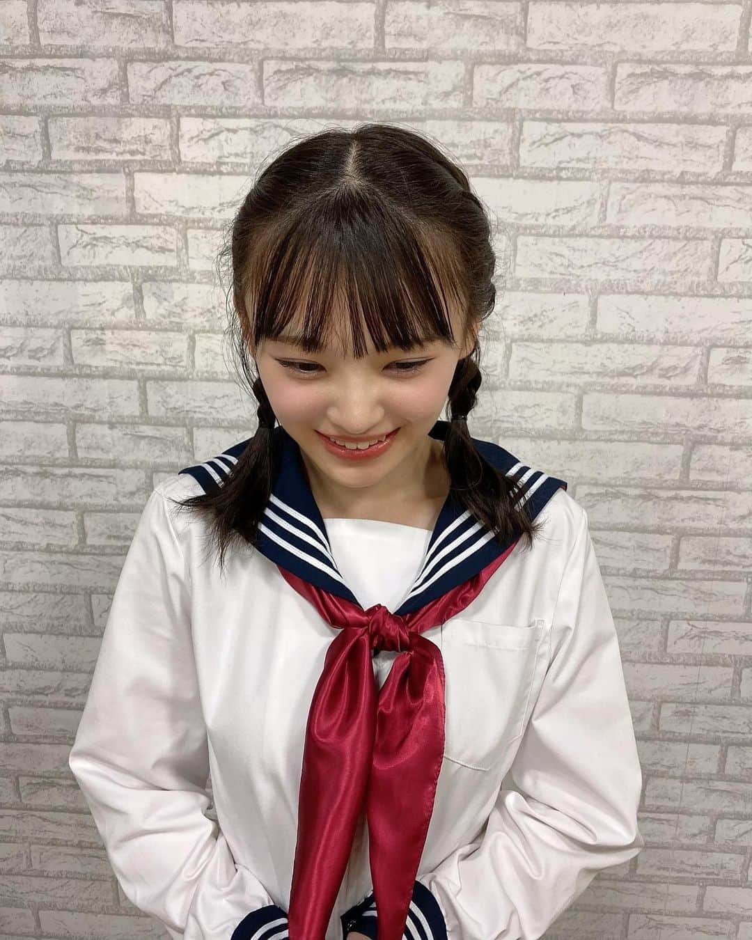 新澤菜央さんのインスタグラム写真 - (新澤菜央Instagram)「制服のリボン、、解いてみる❔❔❔ ⠀ ⠀  #ムチャクセ公演 #ありがとうございました」8月19日 20時30分 - _shinshin_48