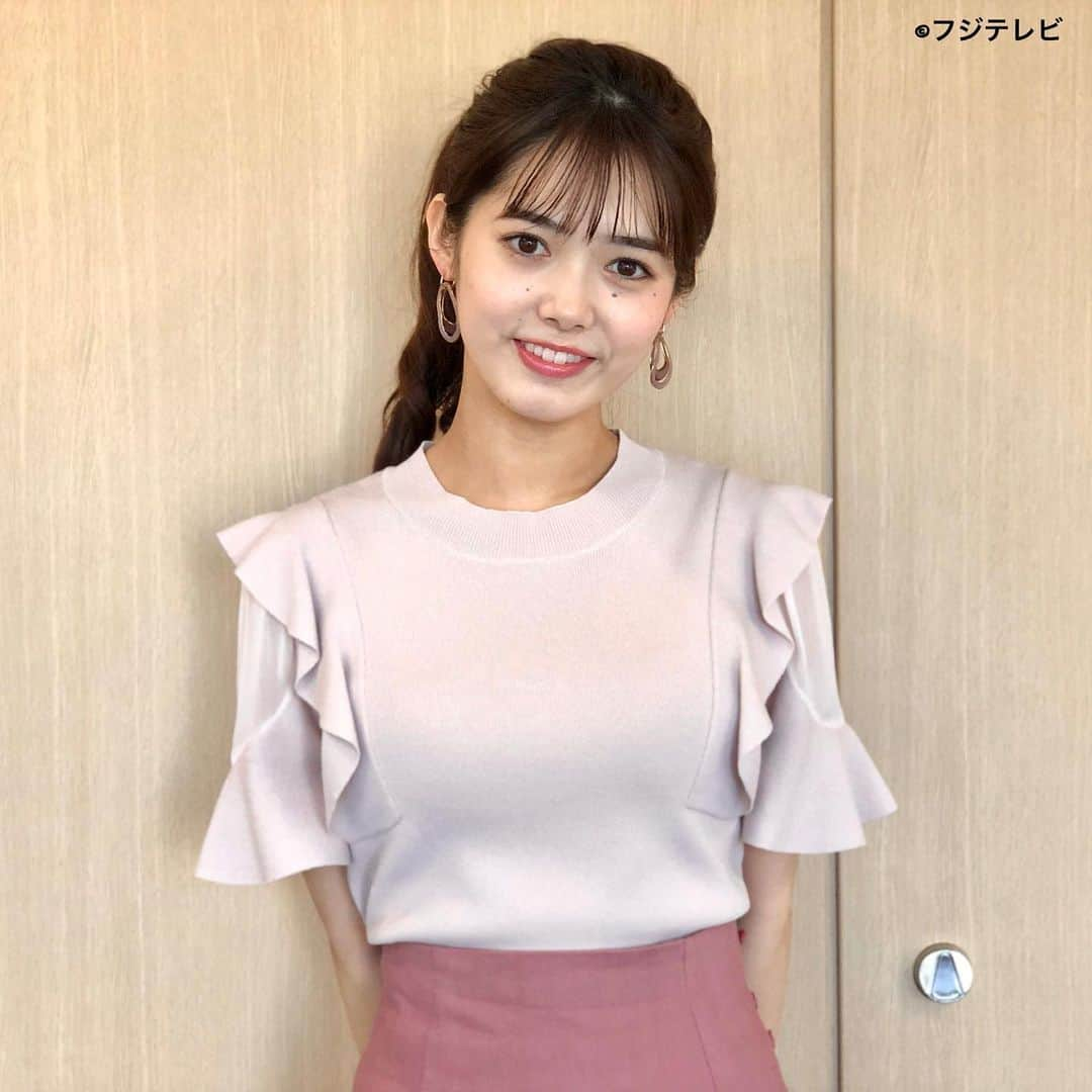 フジテレビ「めざましテレビ」さんのインスタグラム写真 - (フジテレビ「めざましテレビ」Instagram)「ファッション雑誌CanCamとコラボした お天気コーナー「きょう何着て行く？」 谷尻萌の毎日のコーデを紹介♪  ８月１９日（金）　　  【今日のコーデ】 ・ニット→ @noela_official 　　１万１０００円　　 ・スカート→ @mystrada_official 　１万９８００円　 ・靴→ @kanematsu_official 　　３万５２００円 ・イヤリング→ @mimi33_global ３６３０円    【コーデのポイント】 濃淡の異なるピンクを合わせたグラデーション配色で 華やかに😊✨  ややくすみがかった色でまとめると 派手になりすぎず大人っぽく着こなせます🙆‍♀️  足元は肌なじみのいいベージュパンプスですっきりと❣️    #めざましテレビ #きょう何着て行く？ #谷尻萌 #今日のコーデ #コーデ #CanCam #今日のファッション#ootd #きょう何着て行く？は月〜金朝6時22分ごろ放送📺  #もえちゃん #きれいめコーデ #きれいめカジュアル #大人コーデ #夏コーデ #オフィスカジュアル #上品コーデ #アナウンサー衣装」8月20日 10時18分 - mezamashi.tv