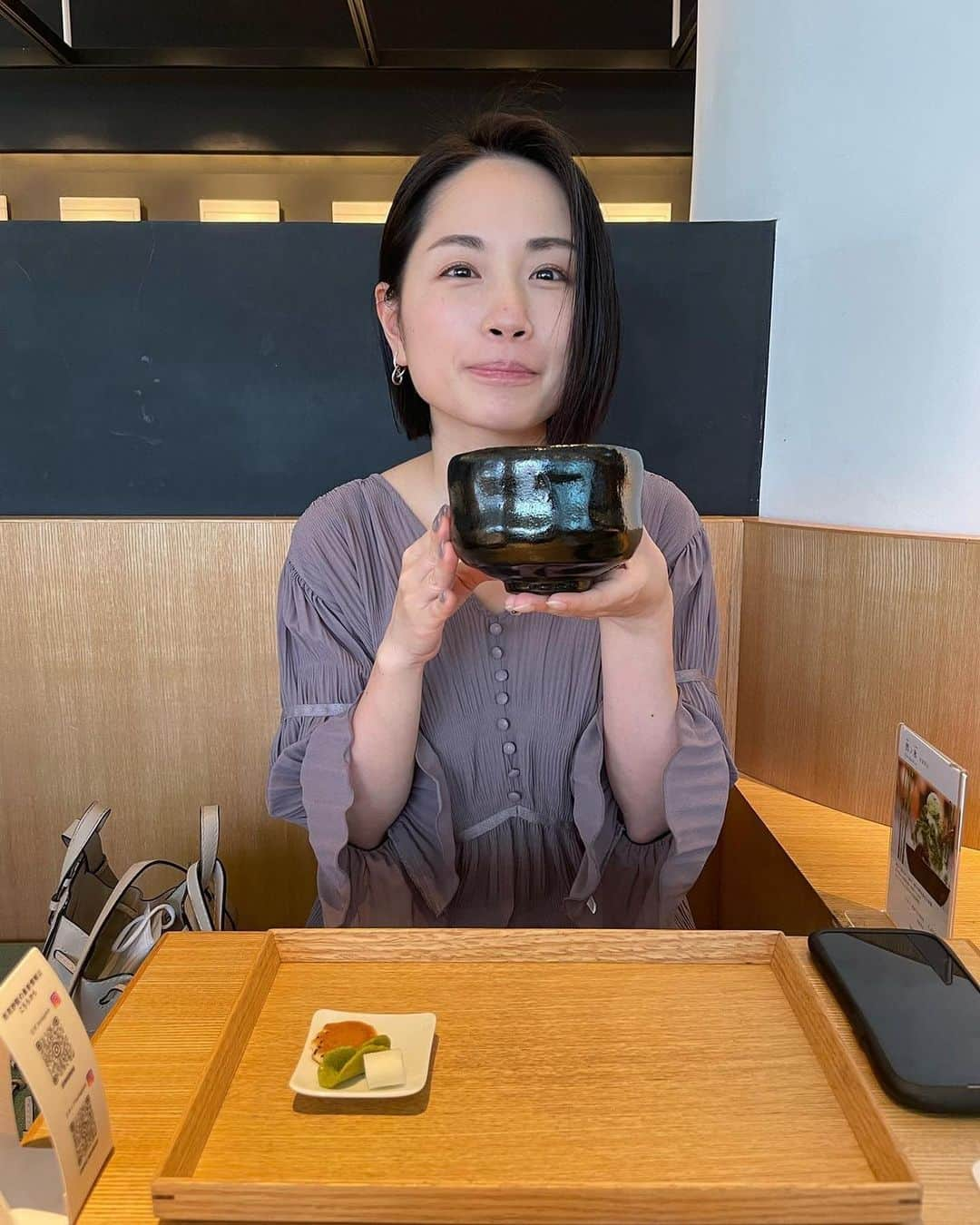 寺田有希さんのインスタグラム写真 - (寺田有希Instagram)「打ち合わせを茶寮で🍵✨ やはりお抹茶は最高ですなあ  久しぶりに茶道やりたい お着物きて、お茶をたてたい今日この頃。 実は裏千家の級を持ってます😳✨ (初級だけどw)  #茶寮 #お抹茶 #茶道 #寺田有希 #teradayuki」8月20日 18時43分 - terada_yuki