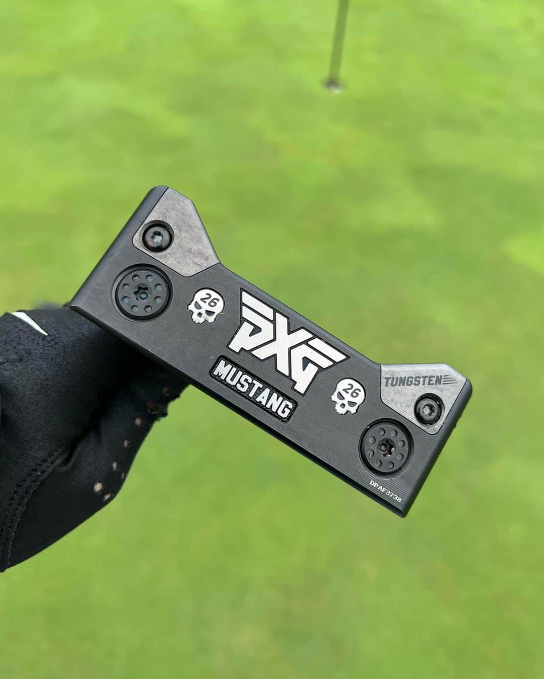 まいまいさんのインスタグラム写真 - (まいまいInstagram)「PXGまみれ⛳️♥️ 最近パターを変えて、 @pxgjapan のMUSTANG バトルレディパターになりました！ かまえやすくて、タッチが合うの。 特にショートパットめっちゃ入って嬉しい👏 そしてピン型かっこいいよね♡ 新しく変えてよかったです☺️  cap,tops,skirt▷▶︎ @pxgjapan @pxg  . #まいごるふ#ゴルフ#女子ゴルフ#ゴルフ女子#ゴルフスイング#ゴルフウェア#ゴルフコーデ#ゴルフコーデ#pxgapparel#maigolf #pxgjapan#pxg#ustmamiya#golf#golfswing#golfwear#골프#골프스윙#골프중독#골프웨어」8月20日 19時53分 - ___maigolf___