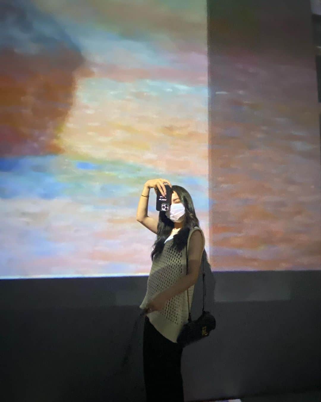 サラ・コールディさんのインスタグラム写真 - (サラ・コールディInstagram)「Immersive Museum🪐♡ 何時間いても自由らしくて、1周60分の映像を2.5周した。 ずっと見ていられたなぁ 楽しかった☺︎ #immersivemuseum」8月20日 20時23分 - imsarakrd