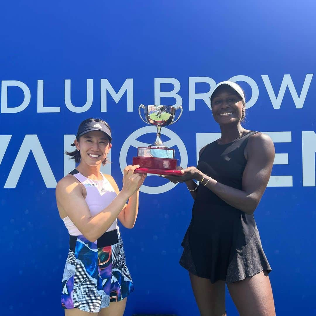 加藤未唯さんのインスタグラム写真 - (加藤未唯Instagram)「Finally...😭 I defended my title here at @vanopentennis 🇨🇦🏆 Thank you @asia.muhammad 💃  2019年にこの大会で優勝して、3年ぶりに開催され、 また優勝で終えることが出来て良かったです！ 北米のお客さんは、いいプレーをしたらめちゃくちゃ盛り上がってくれるので、試合をしててすごく楽しいです🥳 久しぶりの優勝は嬉しいので、少しだけパーティーします🥂✨  #vancouver #vanopen #canada #tennis  #doubles #adidas #adidaswomen #wilson #バンクーバー #カナダ #テニス #ダブルス #優勝  #アディダス #ウイルソン」8月21日 10時09分 - miyukato1121