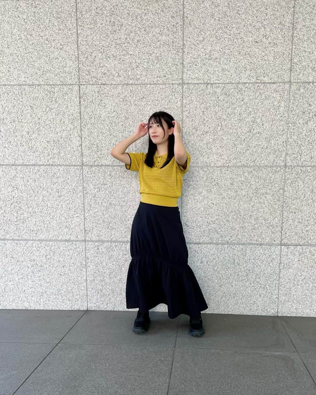 加藤一華さんのインスタグラム写真 - (加藤一華Instagram)「. 💛🖤  #GUコーデ #プチプラコーデ  #低身長コーデ #黄色コーデ #夏コーデ  #ootd #透かし編みニット  #また載せすぎるやつ🤷🏻‍♀️ #だって選べないんだもの🙃 #タグ付けは２枚目に🏷」8月21日 11時05分 - ichika_kato