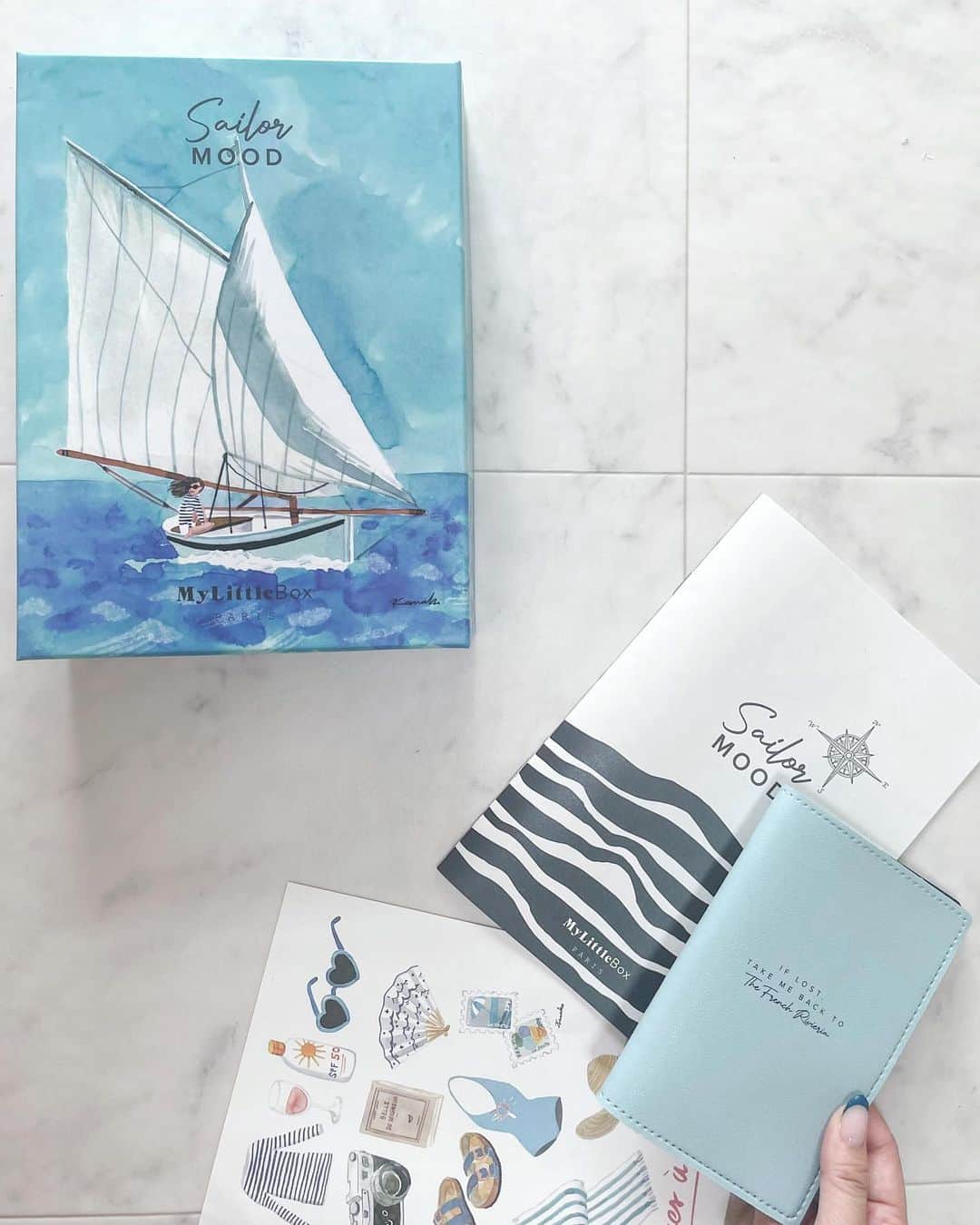 星読みプリンセス・エリ様さんのインスタグラム写真 - (星読みプリンセス・エリ様Instagram)「今月の𝖬𝗒 𝗅𝗂𝗍𝗍𝗅𝖾 𝖡𝗈𝗑  @my_little_box_japan  𝟪月のテーマは【𝑆𝑎𝑖𝑙𝑜𝑟 𝑀𝑂𝑂𝐷】🌊⛵️ ⁡ 青いBOXが涼しげで可愛い💕 海好き、夏好きにはたまらないイラストじゃない😍？ 今月はNYで誕生したメイクアップブランド「tarte」のアイテムがIN❤️ ⁡ ⁡ ☑︎𝗍𝖺𝗋𝗍𝖾  @tartecosmetics  ファンデーション・コンシーラー・フェイスパウダー・リップ・チーク・ブロンザー14製品の中からいずれかのアイテムがin！ 私はローズカラーのリップが入ってたよ💋 ⁡ ☑︎𝖸𝖵𝖤𝖲 𝖱𝖮𝖢𝖧𝖤𝖱  @yvesrocherjp ピュアブルエ アイメイクリムーバー 目元に優しくアイメイクをオフ出来るリムーバー ⁡ ☑︎𝖠𝗆é𝗅𝗂𝖾 @amelie_beauty_official ジェントル ボディスクラブ フランス発ナチュラルスキンケアブランド🇫🇷 つるつるスベスベ肌になれるスクラブだよ🍑 ⁡ ☑︎𝖪𝗇𝖾𝗂𝗉𝗉 @kneipp_japan クナイプ バスミルク コットンミルクの香り・イチジクミルクの香り 大好きなクナイプ！夏もバスタブに浸かるのは大事🛀！ ⁡ ☑︎My Little Beautyエココットンパッド、パスポートホルダー ⁡ ⁡ 今年は海に行けなかったから、このBOXで少しでも夏気分が味わえて良かったー🌊⛵️✨ ⁡ ⁡ #マイリトルボックス#𝖬𝖸𝖫𝖨𝖳𝖳𝖫𝖤𝖡𝖮𝖷 #美容好き#美容好きな人と繋がりたい #コスメ好きさんと繋がりたい #サプライズボックス#パリ好き #コスメ#コスメ好き#美容垢 #おしゃれさんと繋がりたい #コスメレポ#コスメ購入品」8月21日 15時33分 - eri.princessmind
