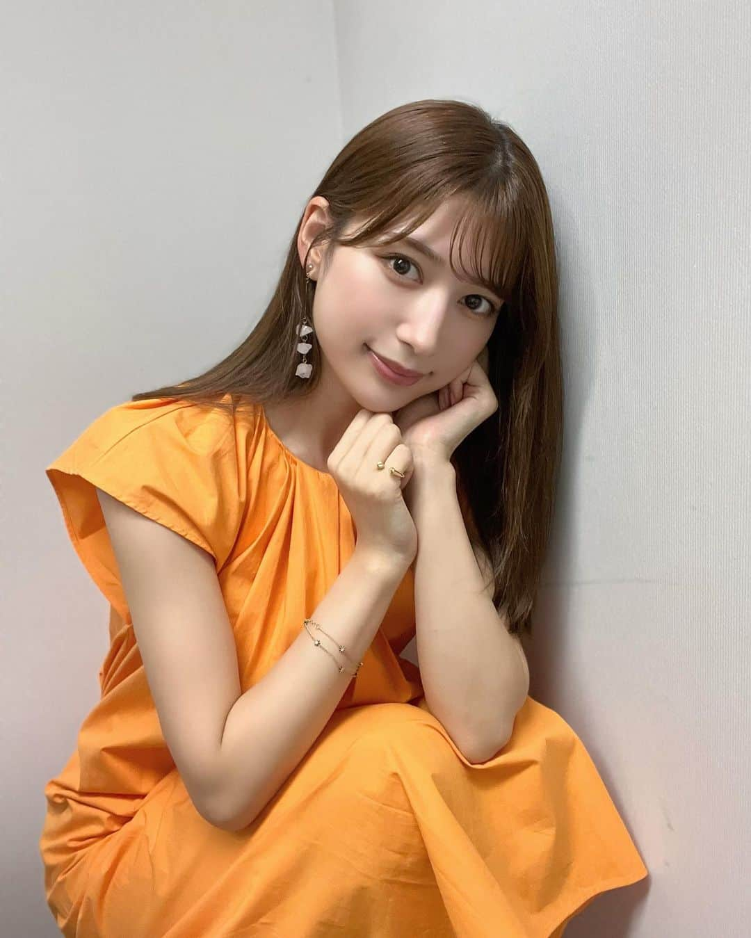 雪平莉左さんのインスタグラム写真 - (雪平莉左Instagram)「昨日の🧡🧡 普段着ない派手なものを選ぶようにしてます🍊  衣装:@mango」8月21日 17時09分 - risa_yukihira