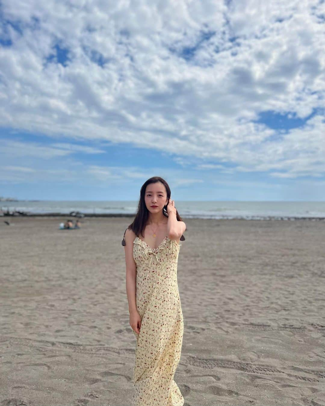 板野友美さんのインスタグラム写真 - (板野友美Instagram)「夏の思ひ出𓇼𓆡𓆉 ⋆  みんなはどこの海が好き？  もちろん海外の透き通るような エメラルドグリーンの海に入りたいけど 湘南の何ともいえない空気感がずっとすき。  毎年絶対来る場所🏝  #湘南 #海」8月21日 19時03分 - tomo.i_0703