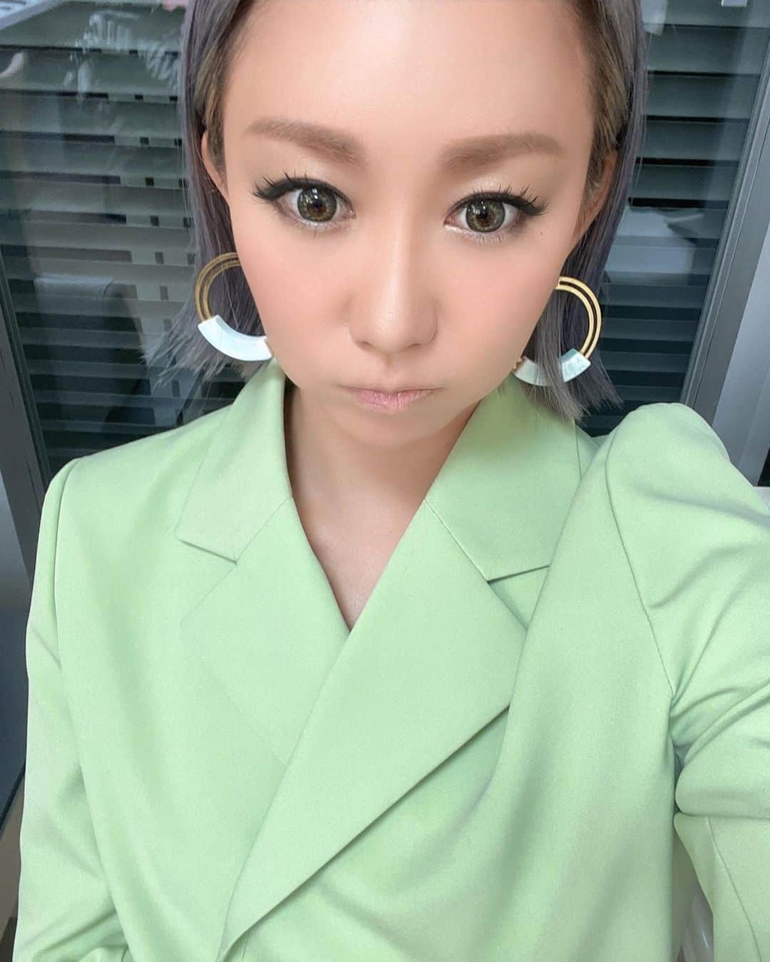 倖田來未さんのインスタグラム写真 - (倖田來未Instagram)「. メイク💄&スタイリング👠 ⁡ #フジテレビ #musicfair #ヘアメイク #スタイリング #fashion #衣装 #verawanghaute #cuicui #kodakumi #倖田來未」8月21日 21時07分 - kodakumi_official