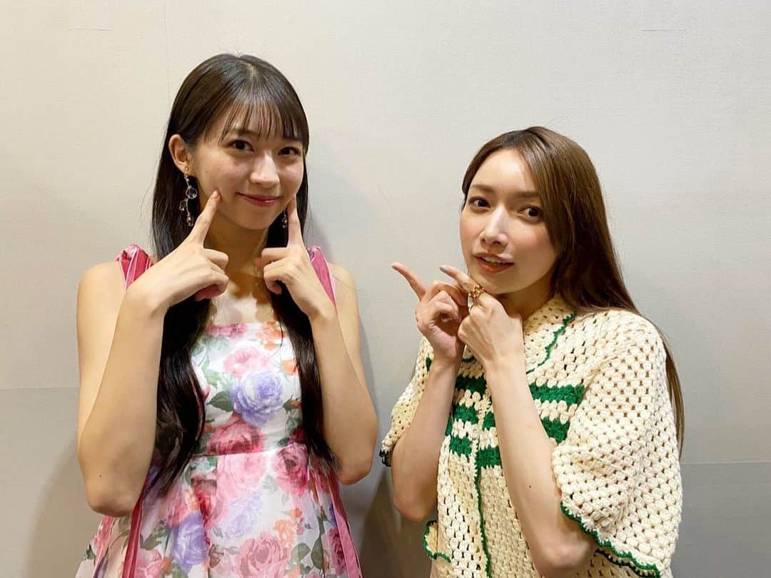 後藤真希さんのインスタグラム写真 - (後藤真希Instagram)「現役モーニング娘。'22の牧野ちゃん(@maria_makino.official )と！ 朝の #ラヴィット ！📺でお隣の席に😊 ・ ・ #まきふく 足元はすっかり秋でした👞💕」8月22日 13時49分 - goto_maki923