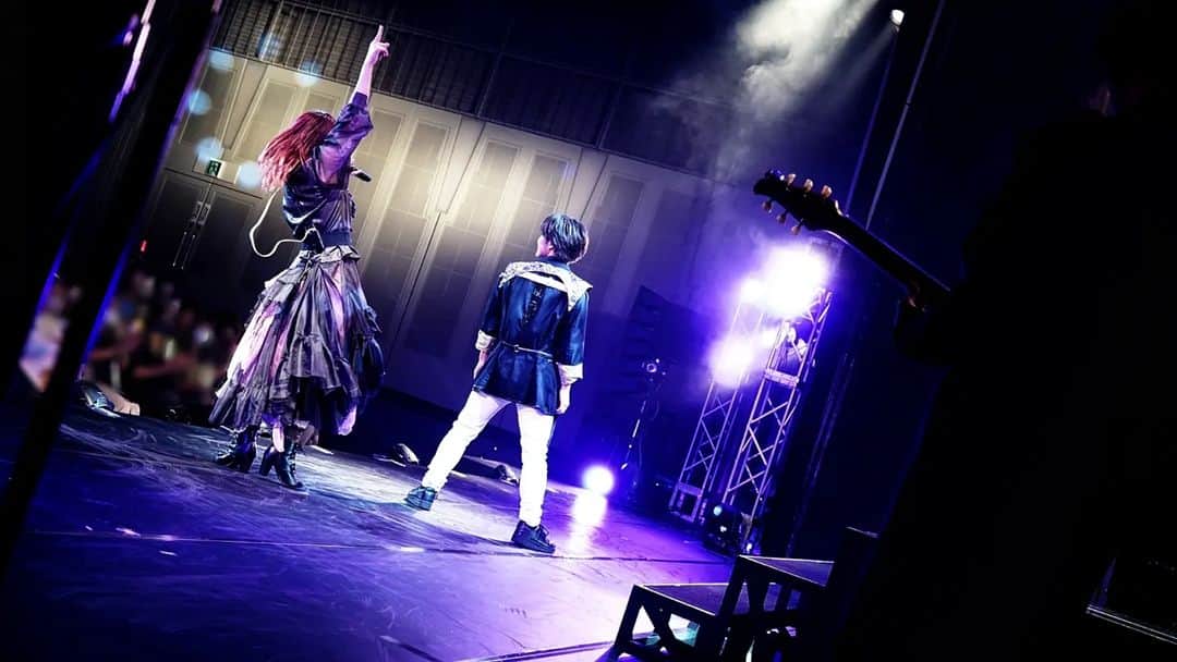 Machicoさんのインスタグラム写真 - (MachicoInstagram)「: 8/20@ #リアリバ ⚡HI-END・MiKO&KOSEI⚡  みんないいかおしてる!!!!!! : 最高の演奏をしてくれた Ayanoちゃん・hoto-Dさん・しんやくん・まやや✨ 天くんのダンスは本当に綺麗で隣で歌えて幸せでした🕺 : そして5日9公演本当にお疲れ様でした! 素敵な出逢いをありがとう☺️ また会おうね✌️ #松波ふぉと 📷️ #Machico #MiKO #アリアリ #SEPT」8月23日 1時11分 - machico_3s25