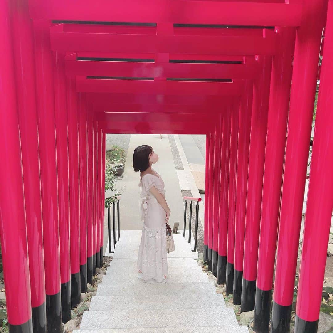 羽咲みはるさんのインスタグラム写真 - (羽咲みはるInstagram)「都会のど真ん中に マイナスイオンたっぷり！！スポットでした🥺💓💓 #乃木神社 #神社#神社巡り」8月23日 12時45分 - miharu_usa