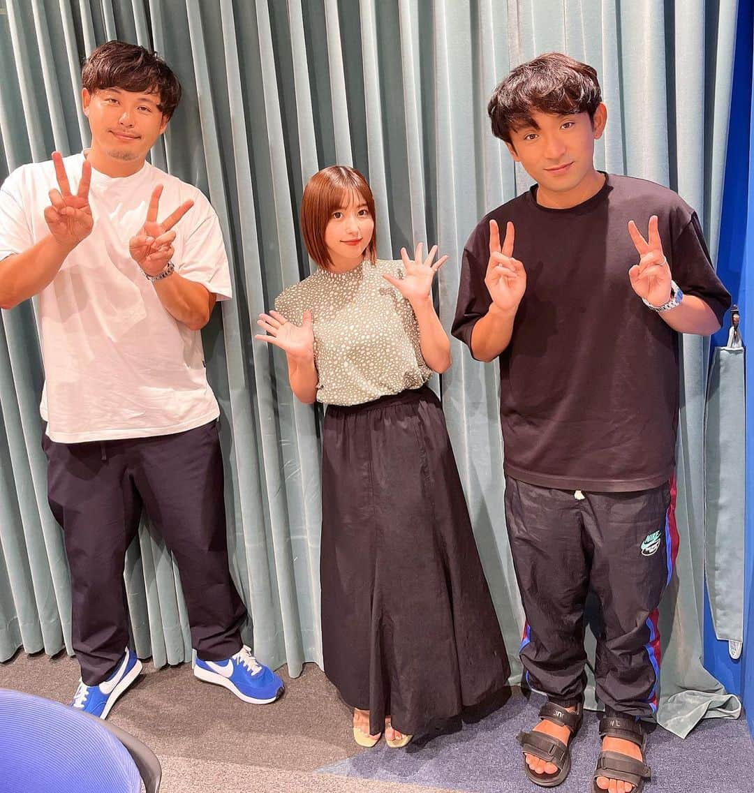 成瀬心美さんのインスタグラム写真 - (成瀬心美Instagram)「📻  本日から3週に渡っての TBSラジオ 【東京上野クリニックpresents 成瀬心美ぷるるんhoneyトラップ】 ゲスト様は  〖アルコ&ピース 〗のお2人！✨  久々にお逢いしましたが 話せば話すほど 憧れー🥺✨ なことが沢山で 未来にワクワクする内容となりました❣️笑  実はこちら昨日録って 今日放送なので 出来立てほやほやです🤭  TBSラジオリスナーなら 知っている昨日の奇跡も( お話していますので ぜひ聞いてくださいね🥰  #radio #tbsラジオ #アルコアンドピース #さん #成瀬心美」8月23日 12時56分 - coco3ndazo