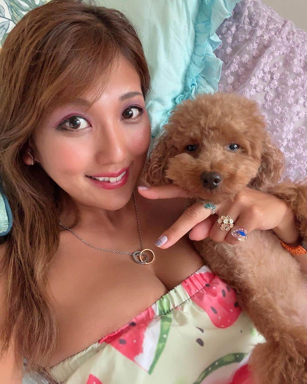神谷麻美さんのインスタグラム写真 - (神谷麻美Instagram)「大好きな#キング ちゃんと💖🪐💖👼🏻🌈💖✨   #幸せ だぁ💖🥰🐩💖🍀🌈💖✨」8月23日 21時54分 - asamice428