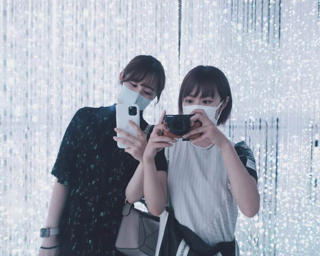 伊倉愛美さんのインスタグラム写真 - (伊倉愛美Instagram)「#チームラボボーダーレス with 里奈たん @koike_rina_93 🐿  お茶も光ってた！凄かった！！ #語彙力(笑) #teamlabborderless  #japanesegirl #portrait #photography #camera #japanesemodel #japaneseartist #tokyo #팔로미 #도쿄 #좋아요 #粉我 #人像摄影 #お台場　#odaiba」8月23日 23時34分 - ikura_manami