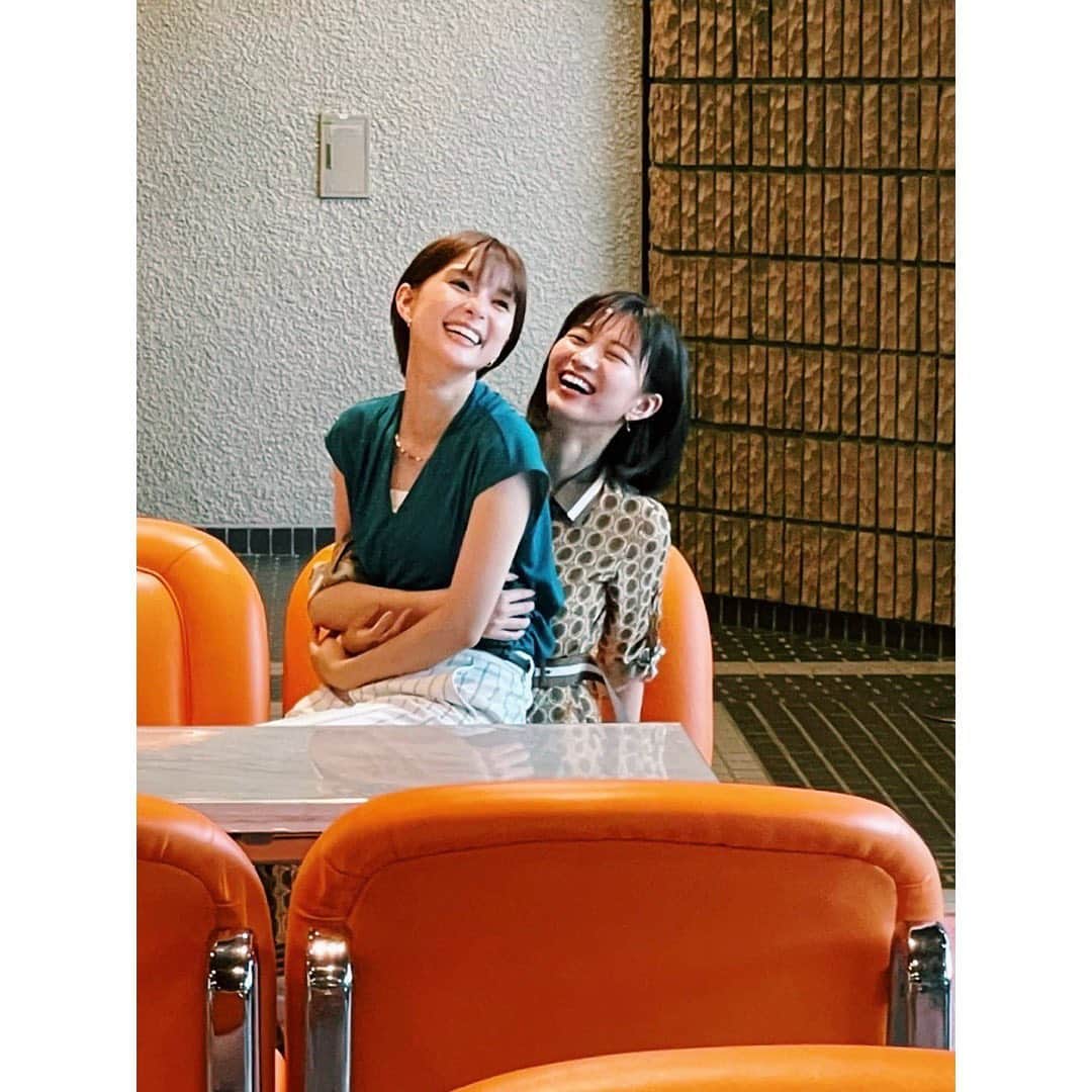 芳根京子さんのインスタグラム写真 - (芳根京子Instagram)「やっぱりおさえさえは 私の抱き枕だし 私の椅子！！！！！  💗💗💗  B.L.Tと 月刊TVnaviです⚽️  #オールドルーキー  #最近ジャイアンって呼ばれてる」8月24日 20時38分 - yoshinekyoko