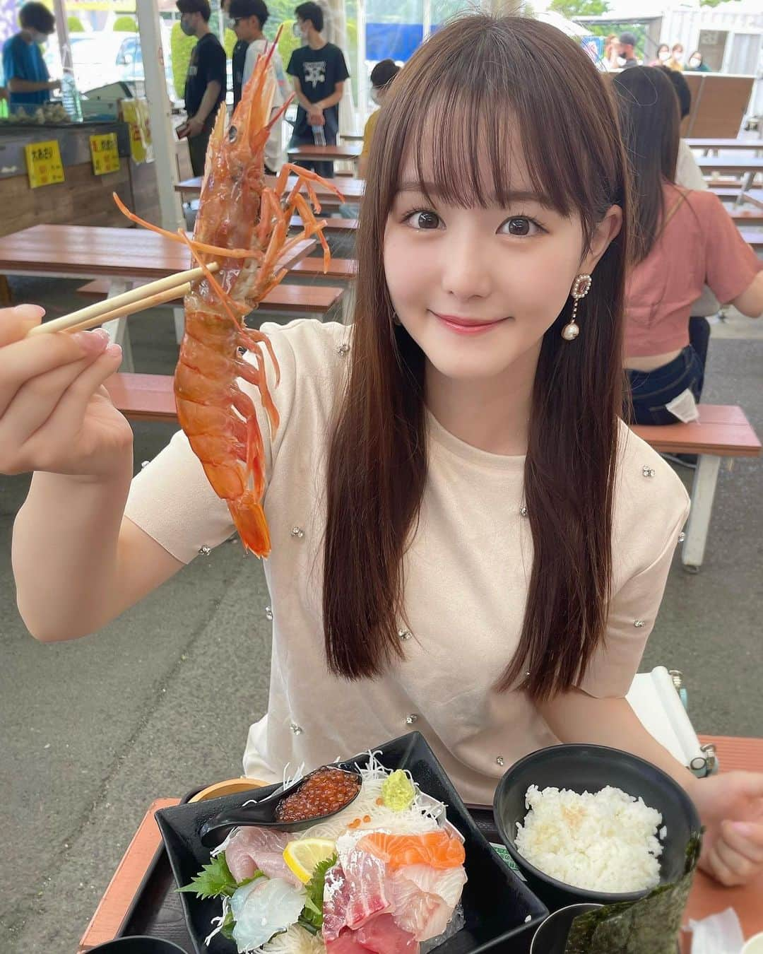 伊藤小春さんのインスタグラム写真 - (伊藤小春Instagram)「知多に海鮮を食べに行きました🦞 ⁡ 家族でドライブ楽しかった！運転頑張った！ ⁡ ⁡ #知多半島 #知多半島グルメ  #愛知観光 #愛知グルメ  #魚太郎」8月24日 22時27分 - koharu_ito_