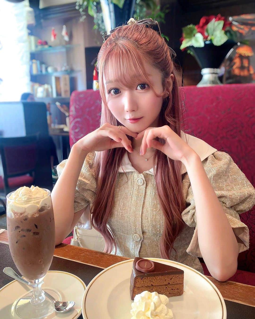 大谷映美里さんのインスタグラム写真 - (大谷映美里Instagram)「可愛い子が撮ってくれた🐶💓 美味しいカフェで初デートしてきたよ☕️♡ 大好きになっちゃったー！！！！幸せ時間でした🙏🏻💖💕 美久ちゃんありがとう🐈💗」8月24日 22時34分 - otani_emiri