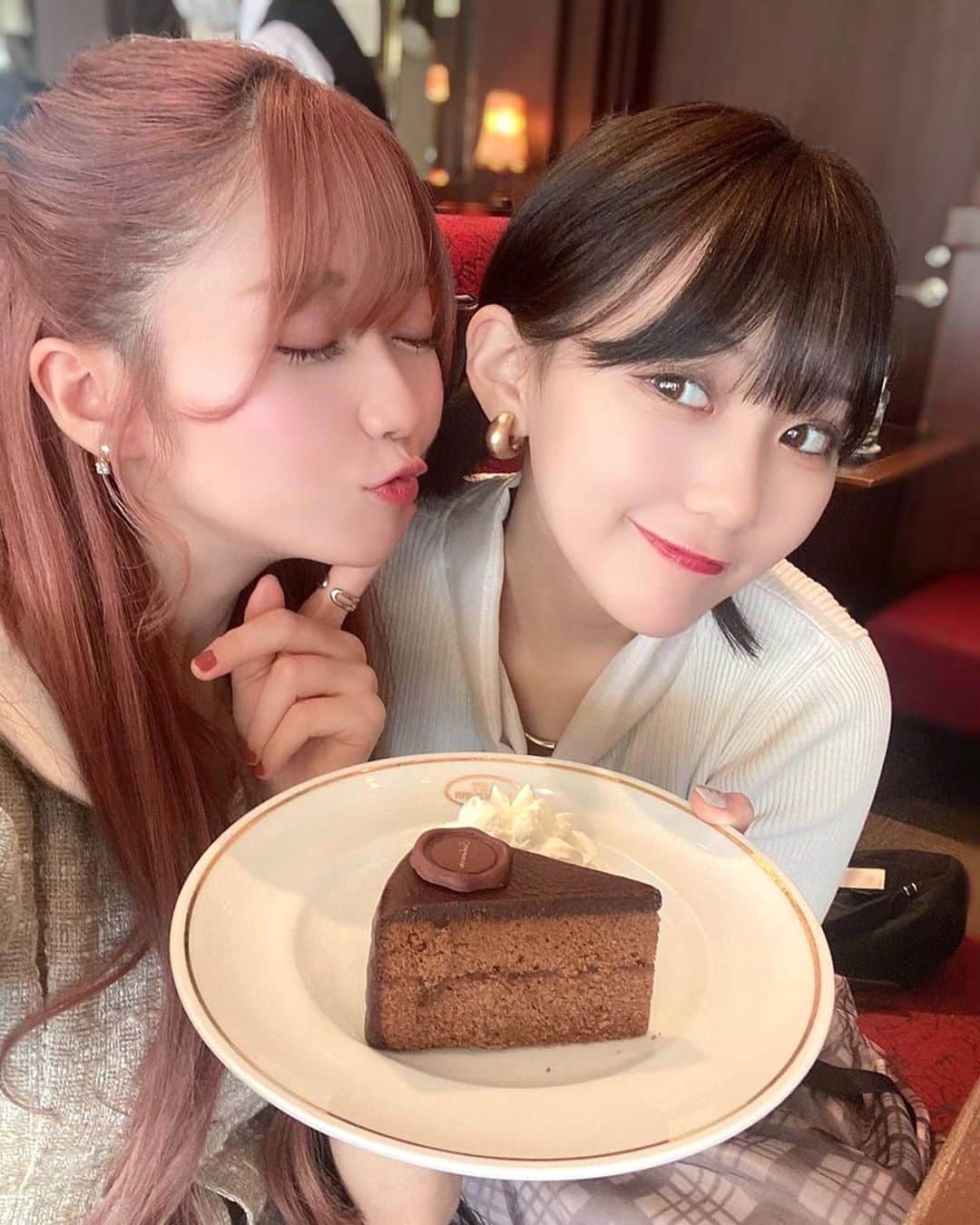 大谷映美里さんのインスタグラム写真 - (大谷映美里Instagram)「可愛い子が撮ってくれた🐶💓 美味しいカフェで初デートしてきたよ☕️♡ 大好きになっちゃったー！！！！幸せ時間でした🙏🏻💖💕 美久ちゃんありがとう🐈💗」8月24日 22時34分 - otani_emiri