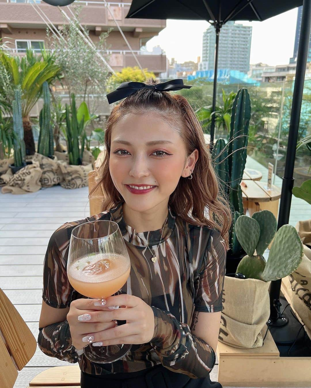 櫻井音乃さんのインスタグラム写真 - (櫻井音乃Instagram)「こんばんわ〜🌙 ・ スタバでお酒を飲んでみました！ ちょっとほろ苦い感じ。笑 大人の味でした笑　大人への第一歩？ってとこかな🫣💕」8月24日 23時13分 - o_to.08