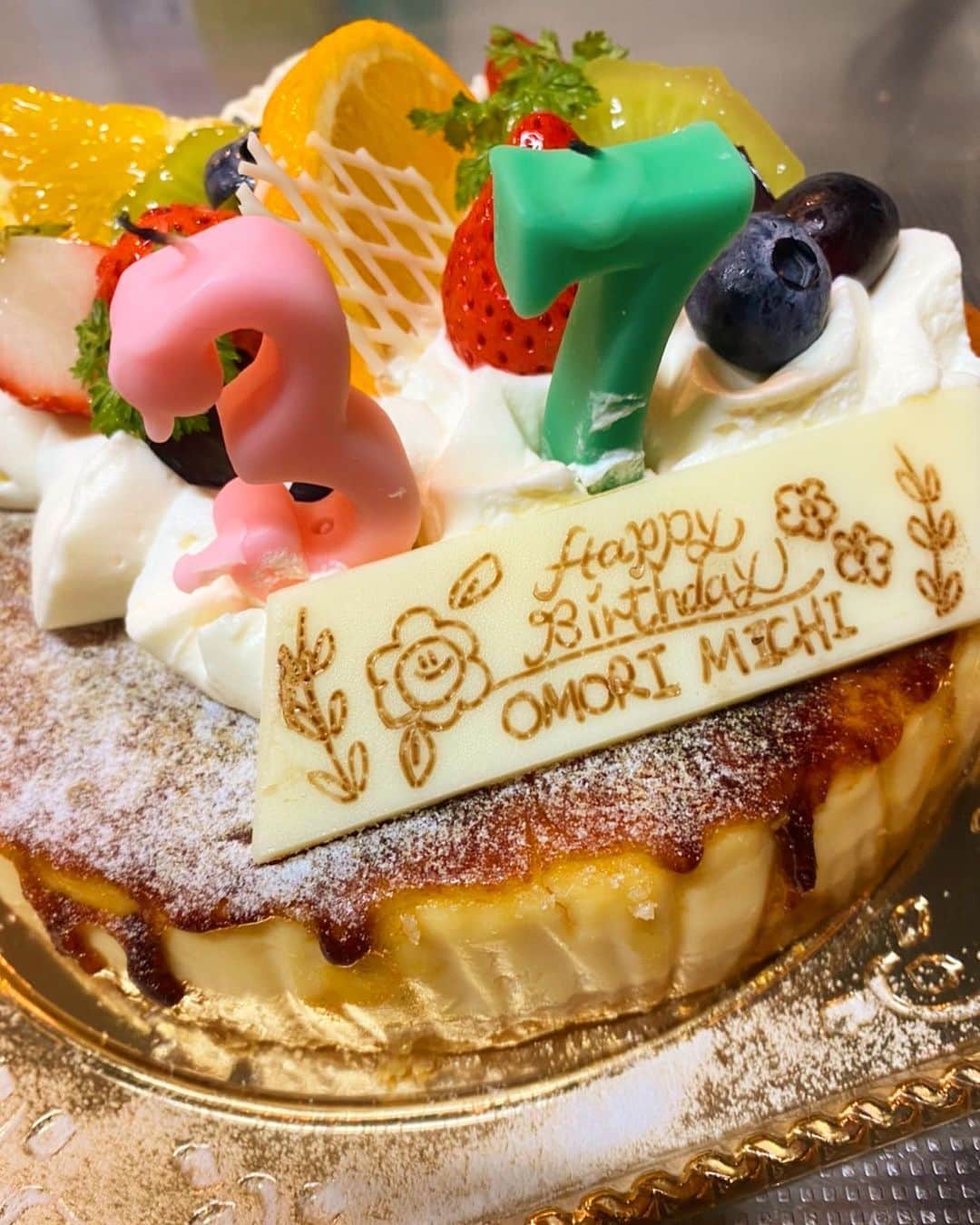 大森美知さんのインスタグラム写真 - (大森美知Instagram)「たくさんのMessageありがとうございます🫶🏻💖37歳になりました🎂また1つレベルアップとポジティブに言うとくー。笑 引き続き宜しくお願いします💖♥️💖♥️  #birthday #シワシワ更新中」8月24日 23時24分 - michi_oomori_official