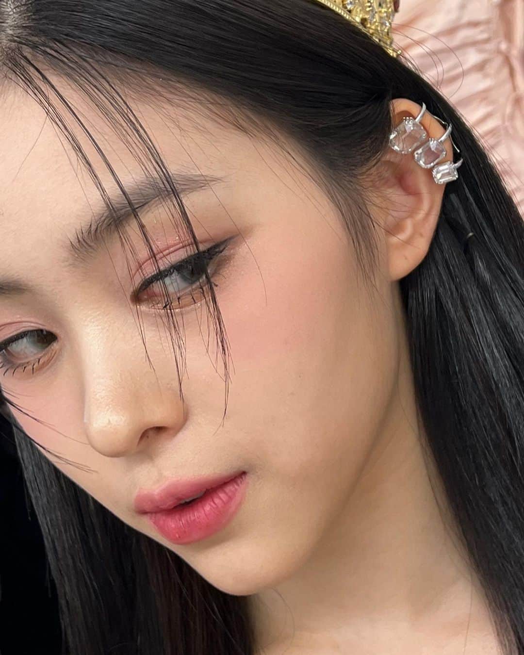 ITZYさんのインスタグラム写真 - (ITZYInstagram)「👑CHECKMATE👑」8月25日 10時59分 - itzy.all.in.us