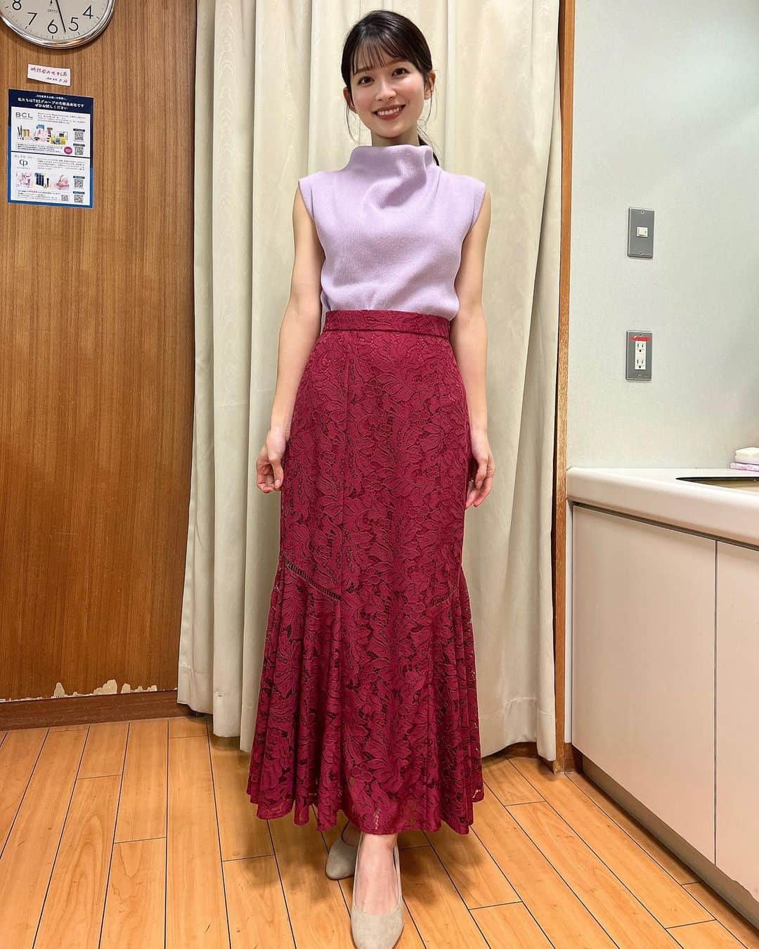 山本里菜さんのインスタグラム写真 - (山本里菜Instagram)「今日もひるおびご覧いただき ありがとうございました😊❤️  衣装の色味が わかばと似ていました📸 ラズベリー'sです💕笑笑  衣装 トップス&スカート...rienda  #双子コーデ」8月25日 14時07分 - rinayamamoto_0622