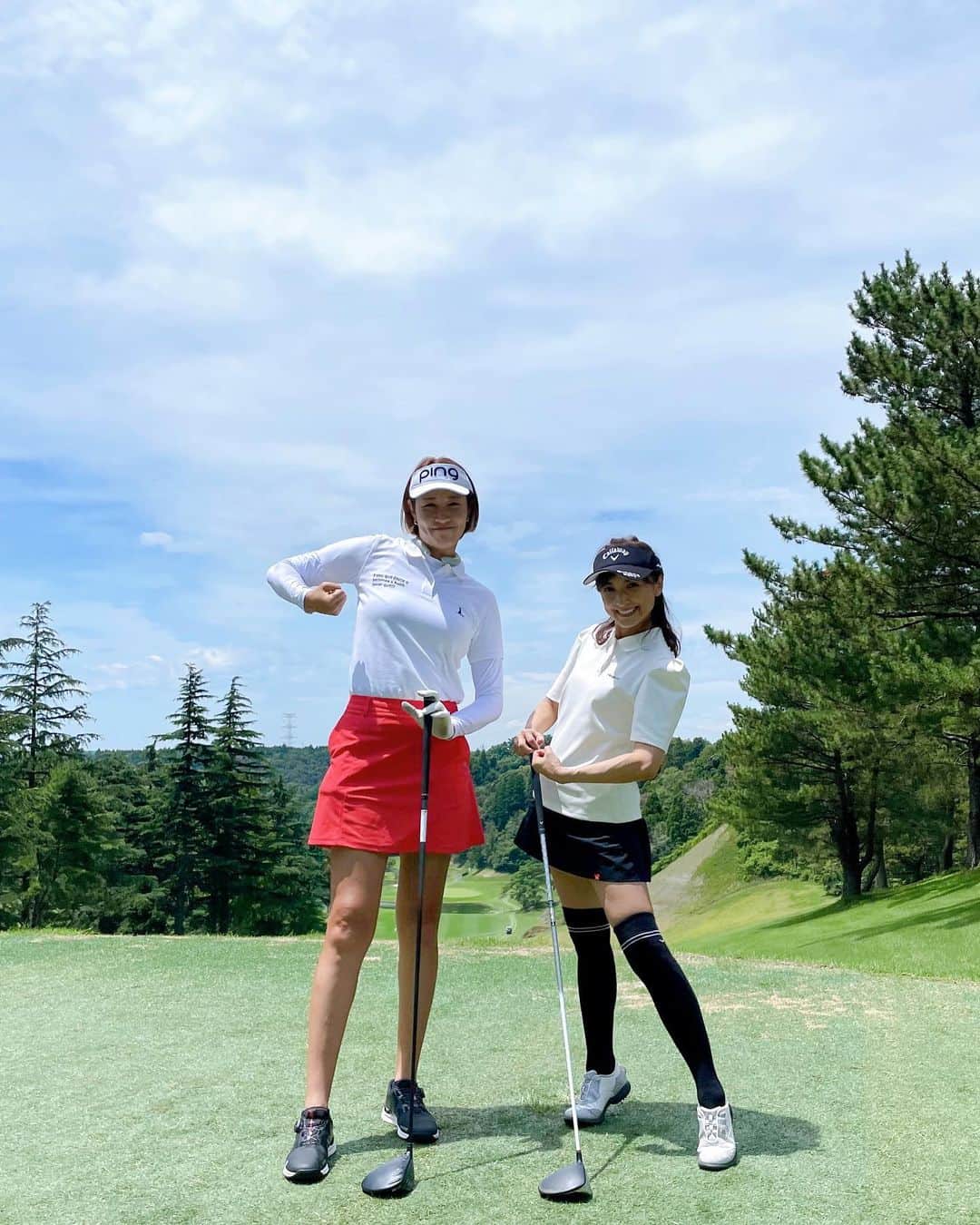 狩野舞子さんのインスタグラム写真 - (狩野舞子Instagram)「・ 先月のもっちーさんとのゴルフ⛳️ この日の姉さんの肩は、それはそれはいかっておりました💪（デザイン） ・ #golf #ゴルフ #もっちー #まいまい #noppomaikogolf」8月25日 18時00分 - kanochan715