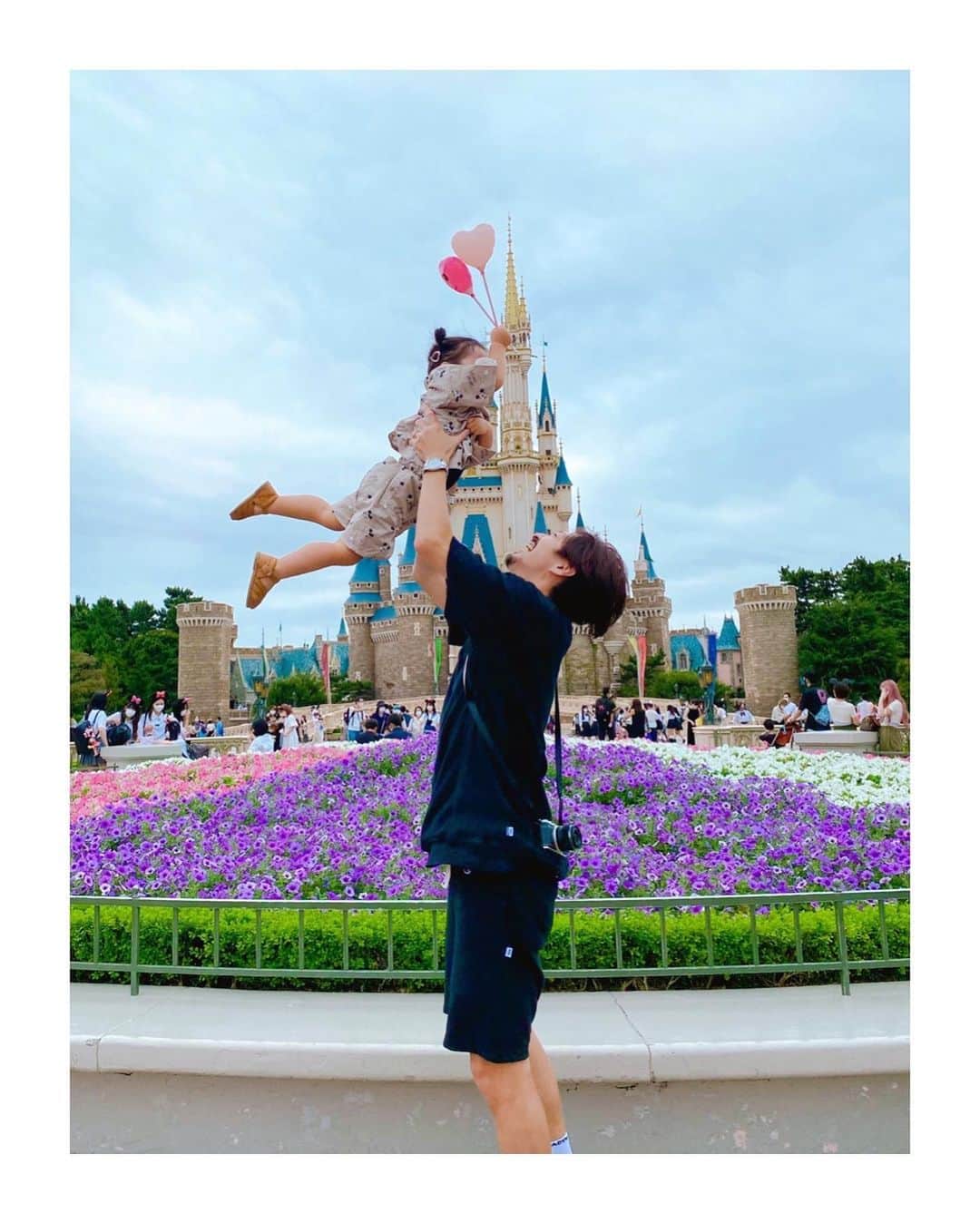 高山直子さんのインスタグラム写真 - (高山直子Instagram)「娘、2歳になりました👧🏻💕 いつもありがとう。 またこの1年も毎日が楽しみだ！❤️  #2歳の誕生日 #大好き」8月25日 19時55分 - nao_70koro