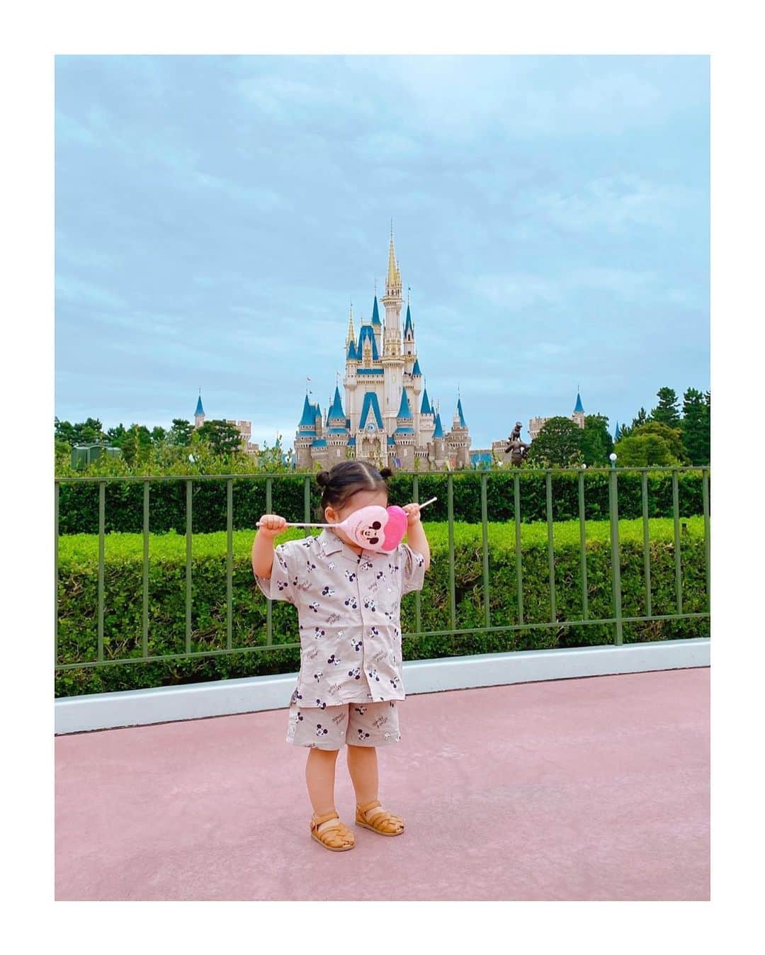 高山直子さんのインスタグラム写真 - (高山直子Instagram)「娘、2歳になりました👧🏻💕 いつもありがとう。 またこの1年も毎日が楽しみだ！❤️  #2歳の誕生日 #大好き」8月25日 19時55分 - nao_70koro