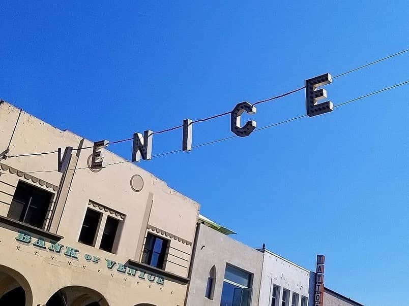 キム・アジュンさんのインスタグラム写真 - (キム・アジュンInstagram)「🛹 #venicebeach  @gjelinarestaurant」8月26日 2時59分 - ashia_kim