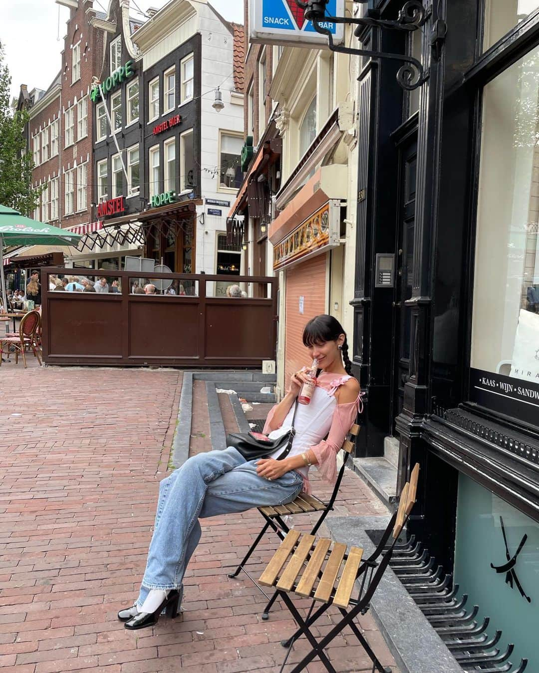 ベラ・ハディッドさんのインスタグラム写真 - (ベラ・ハディッドInstagram)「surprised my mumma in holland a few weeks ago」8月26日 4時24分 - bellahadid