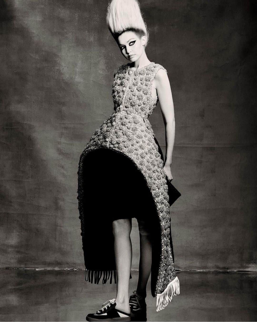 ジジ・ハディッドさんのインスタグラム写真 - (ジジ・ハディッドInstagram)「Vogue Italia September ‘22 by @rafaelpavarotti_ & @therealgracecoddington  GRAZIE MILLE ❤️‍🔥」8月26日 5時07分 - gigihadid